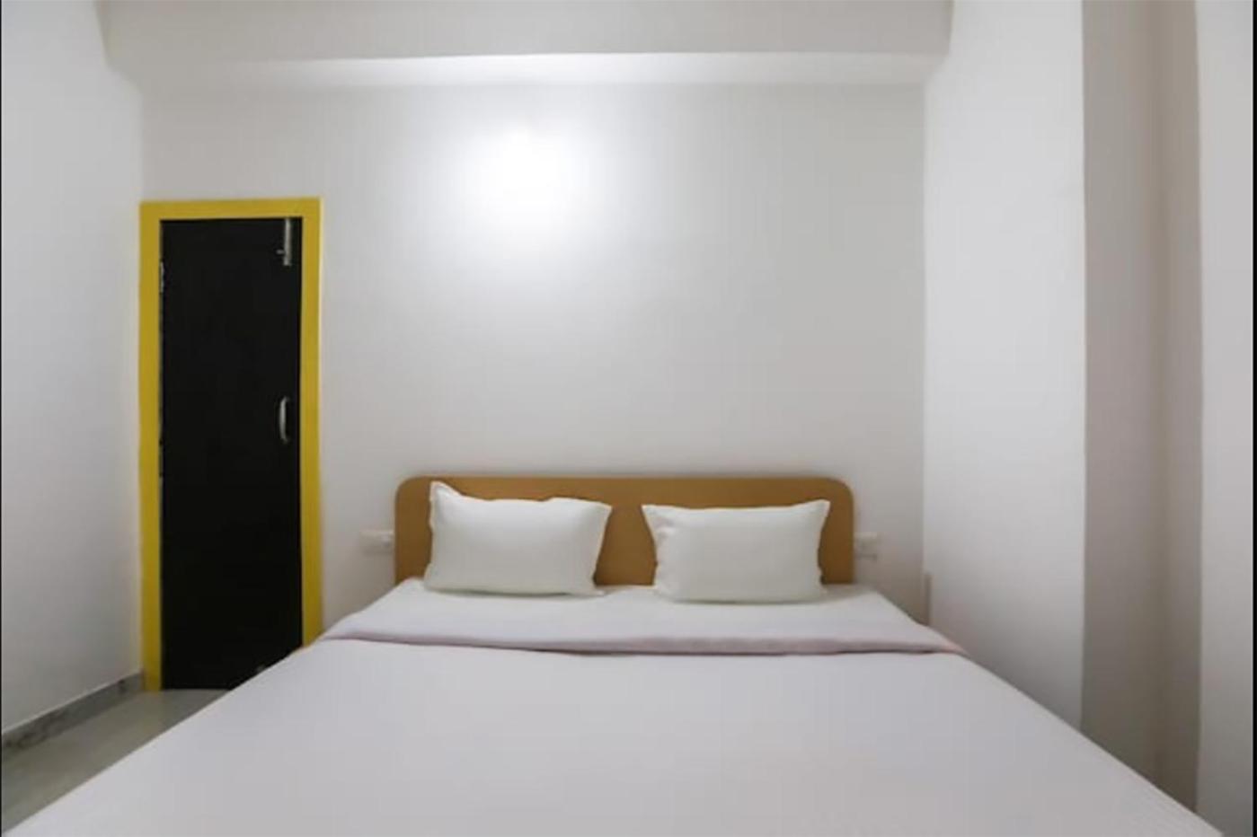 Standard King Room photo 1