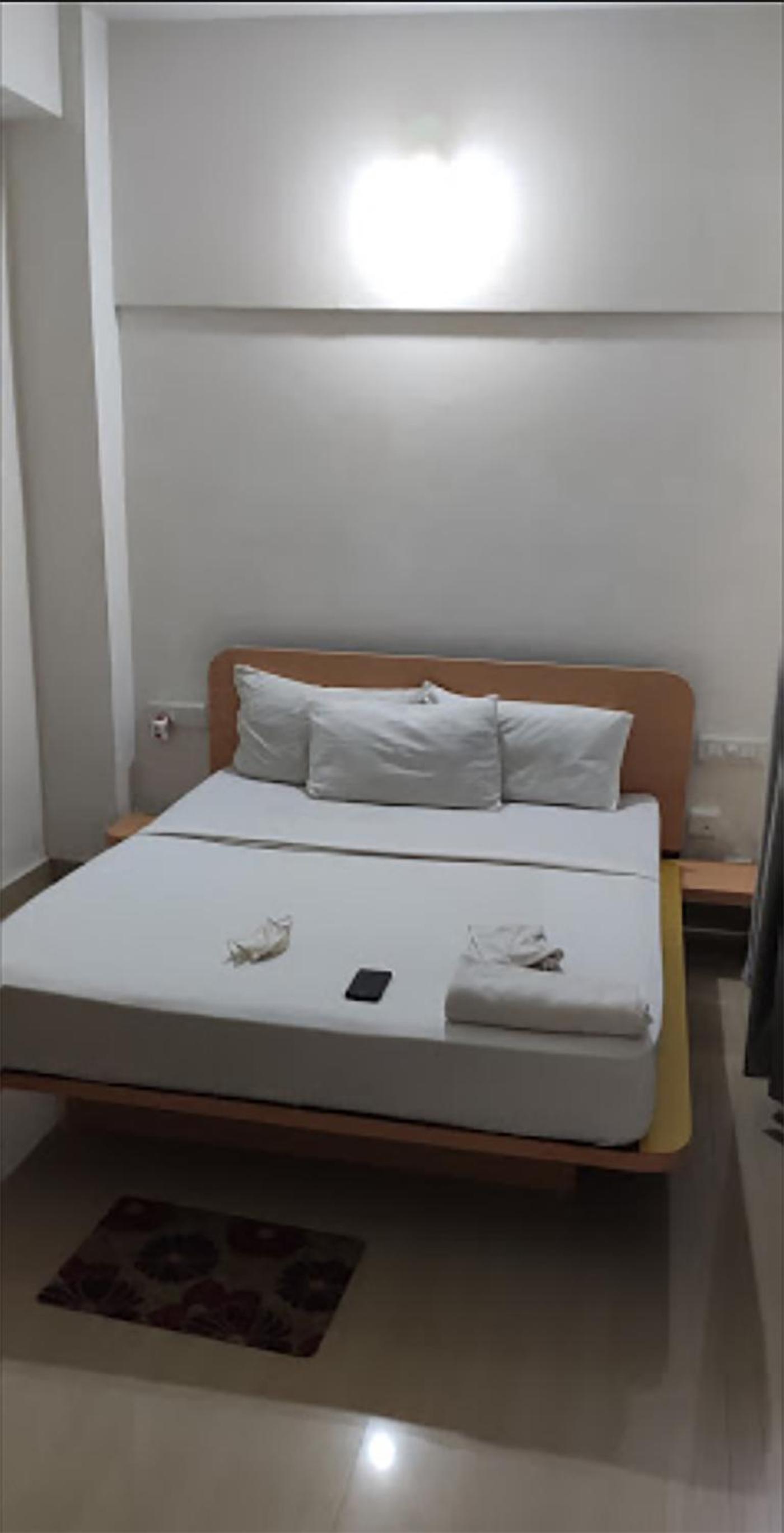 Standard King Room photo 2