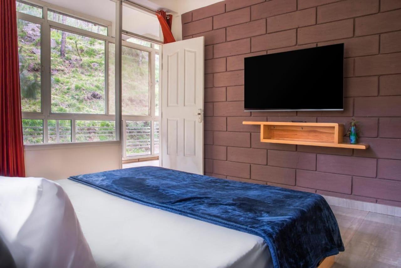 Apartment With Mountain View photo 1