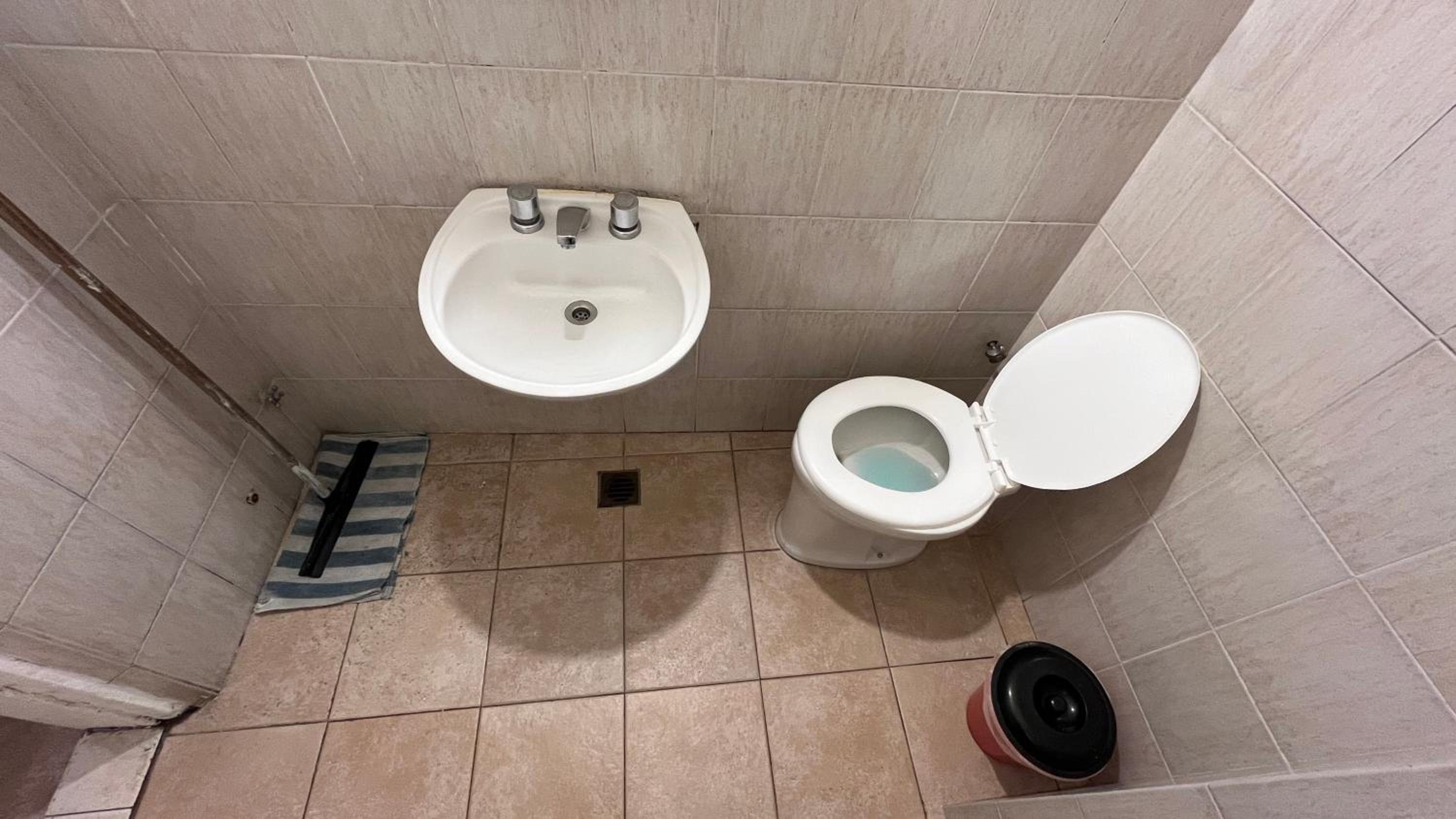 Triple Room with Private Bathroom - Photo 2