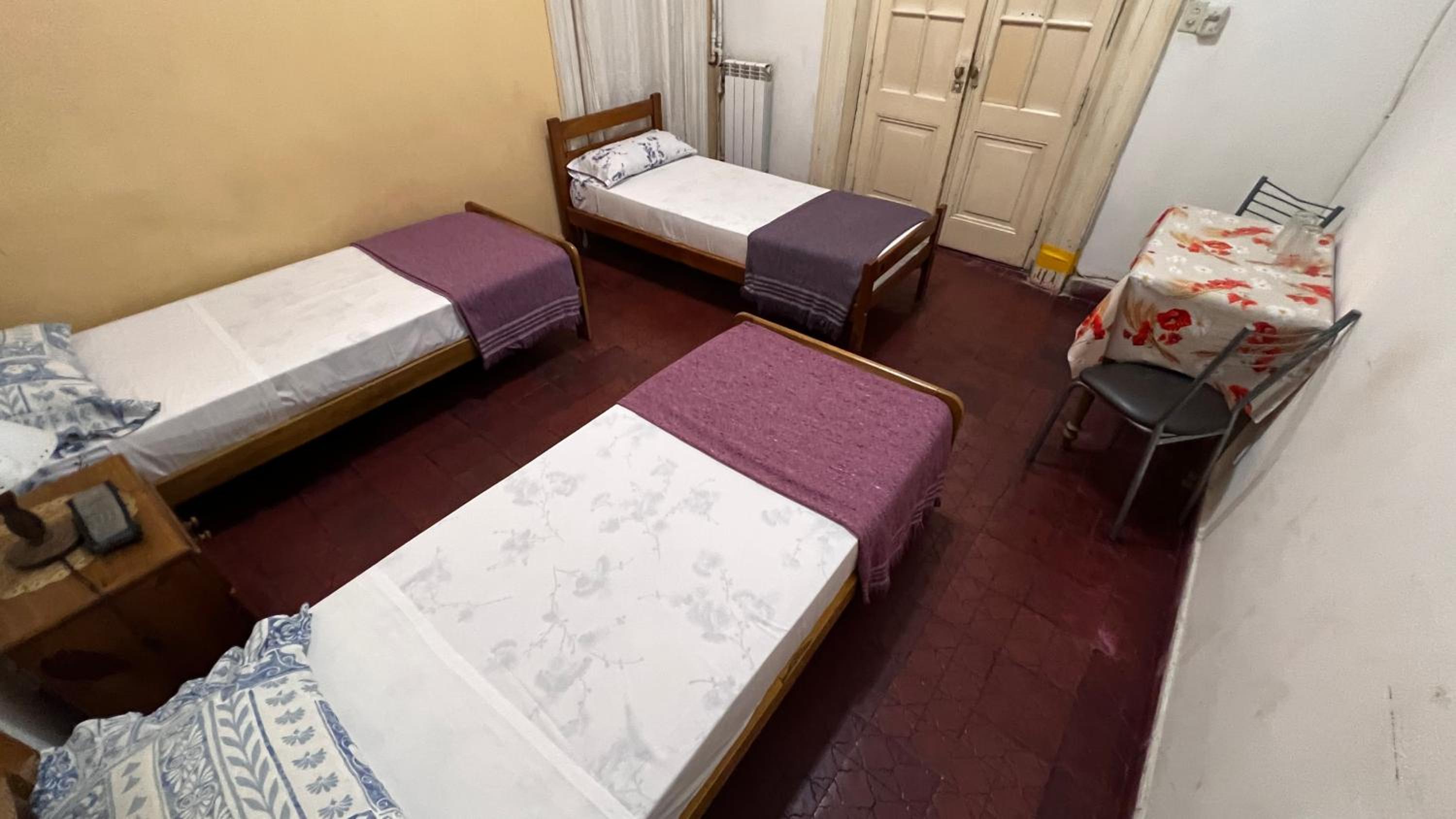 Triple Room with Bathroom - Photo 2