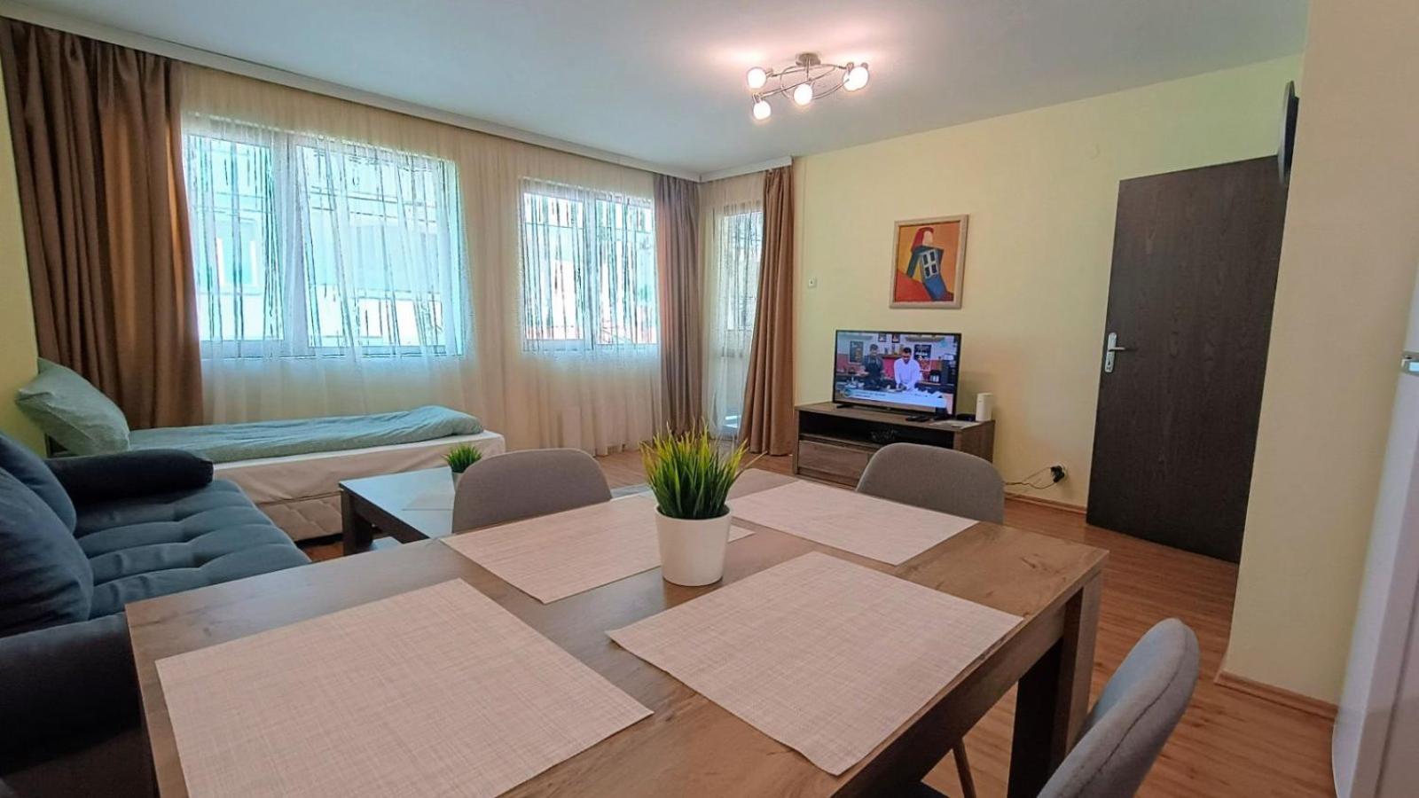One-Bedroom Apartment with Balcony