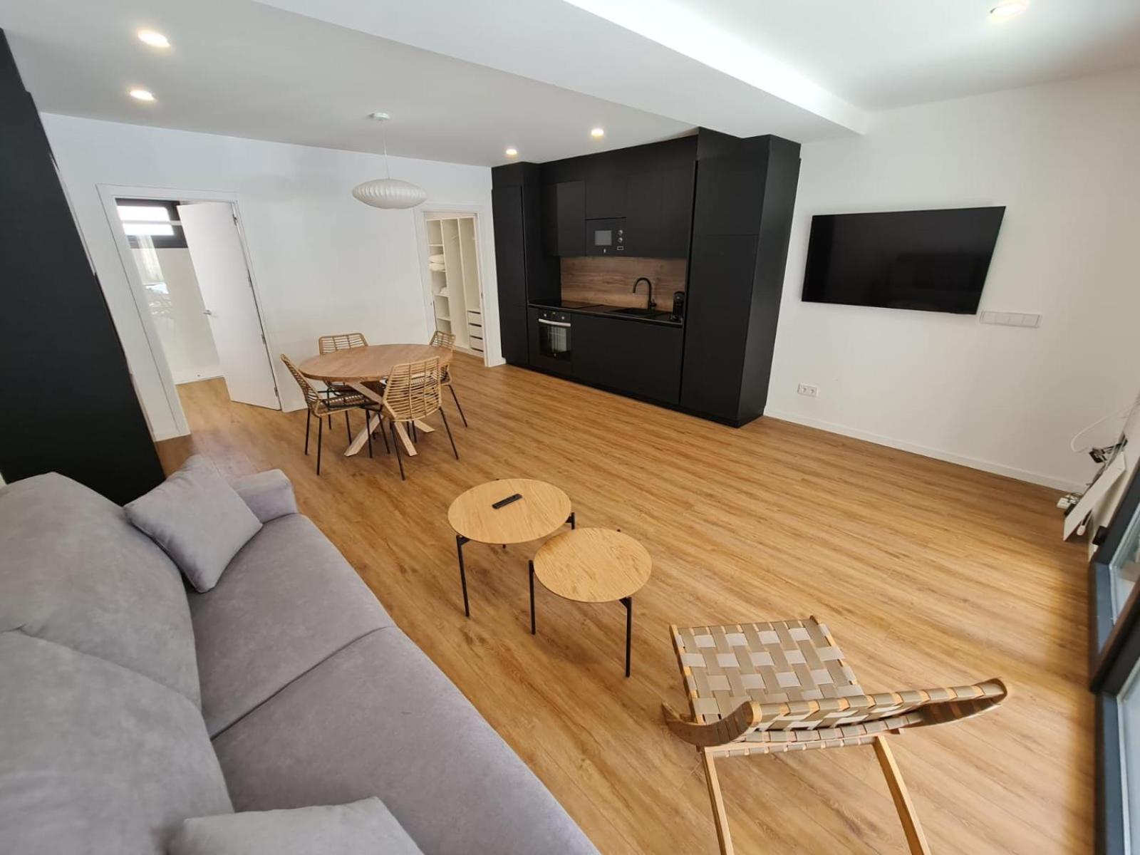 One-Bedroom Apartment photo 2