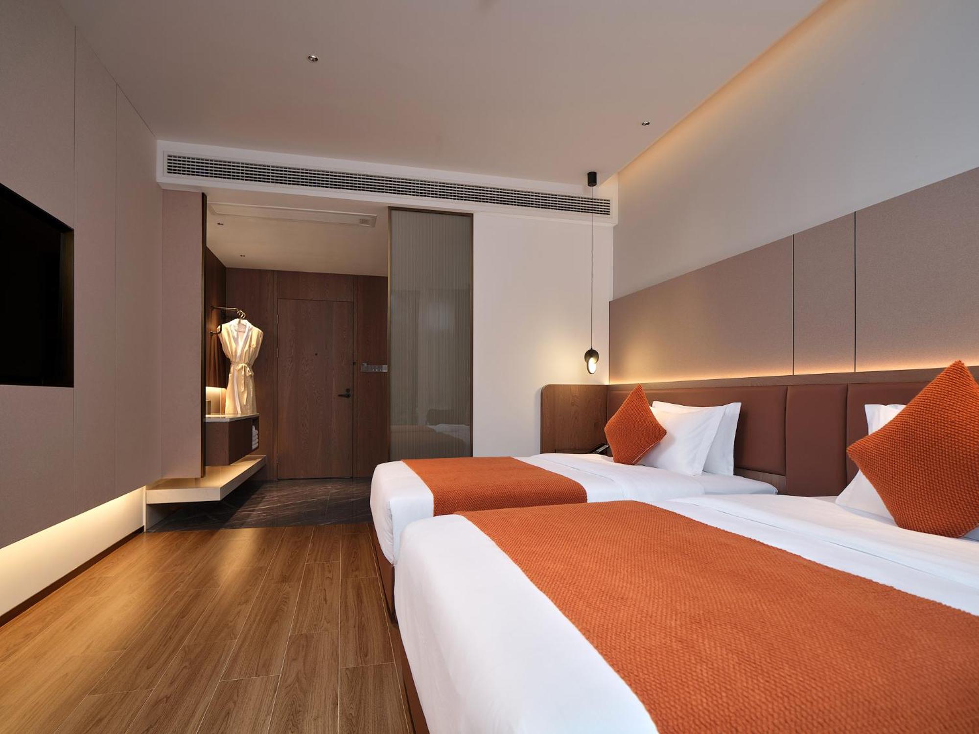 Twin Room with Mountain View