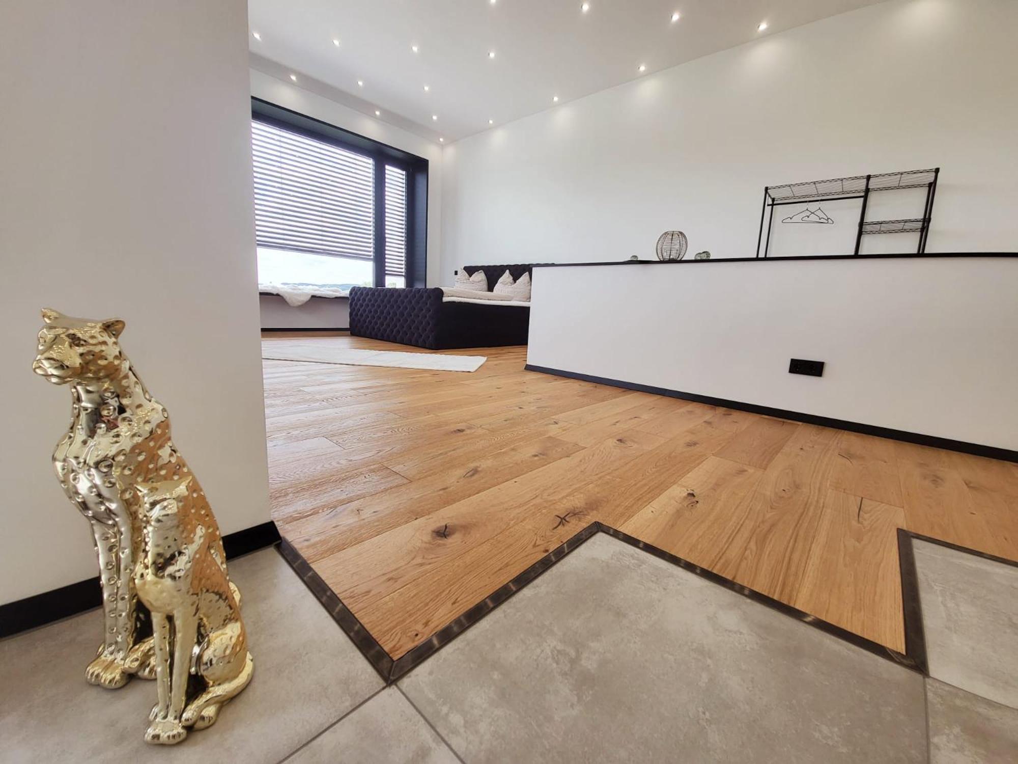 Apartment - Split Level photo 3