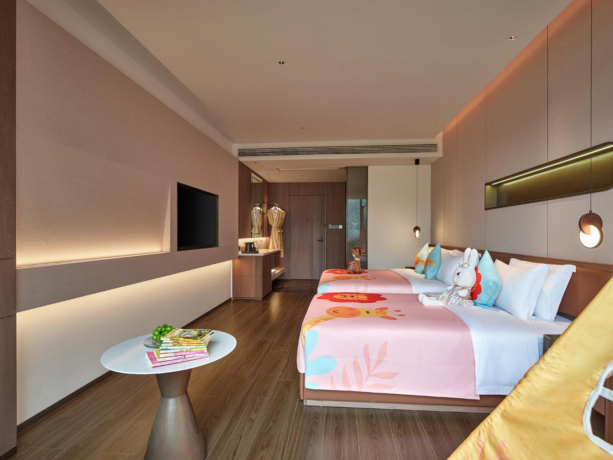 Deluxe Family Room
