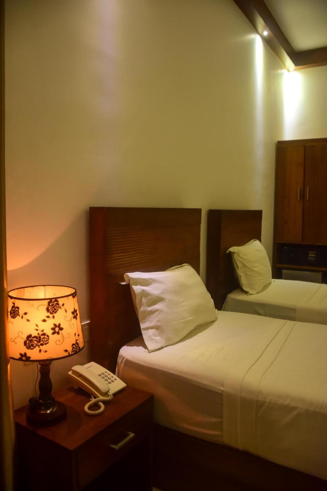 Deluxe Twin Room photo 2
