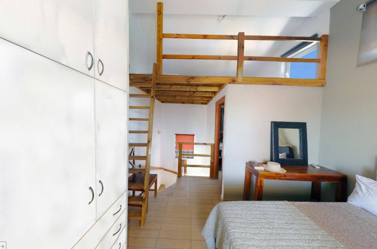 One-Bedroom House photo 1