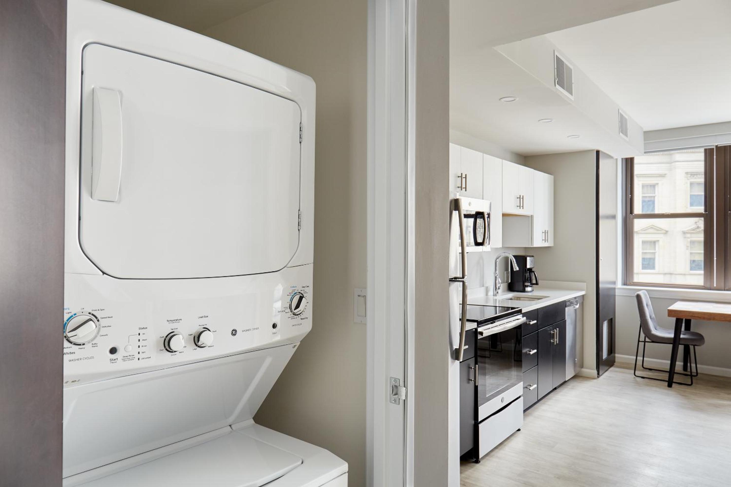 One-Bedroom Apartment - Self Check-in with Virtual Front Desk, photo 6