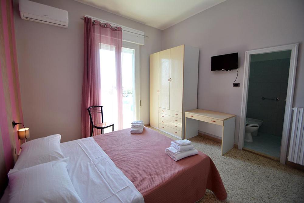 Double Room with Sea View photo 1