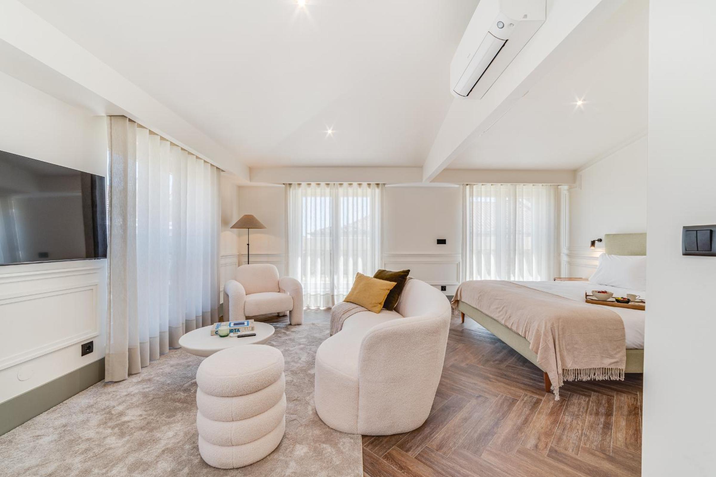 Studio Apartment with Queen Bed photo 1