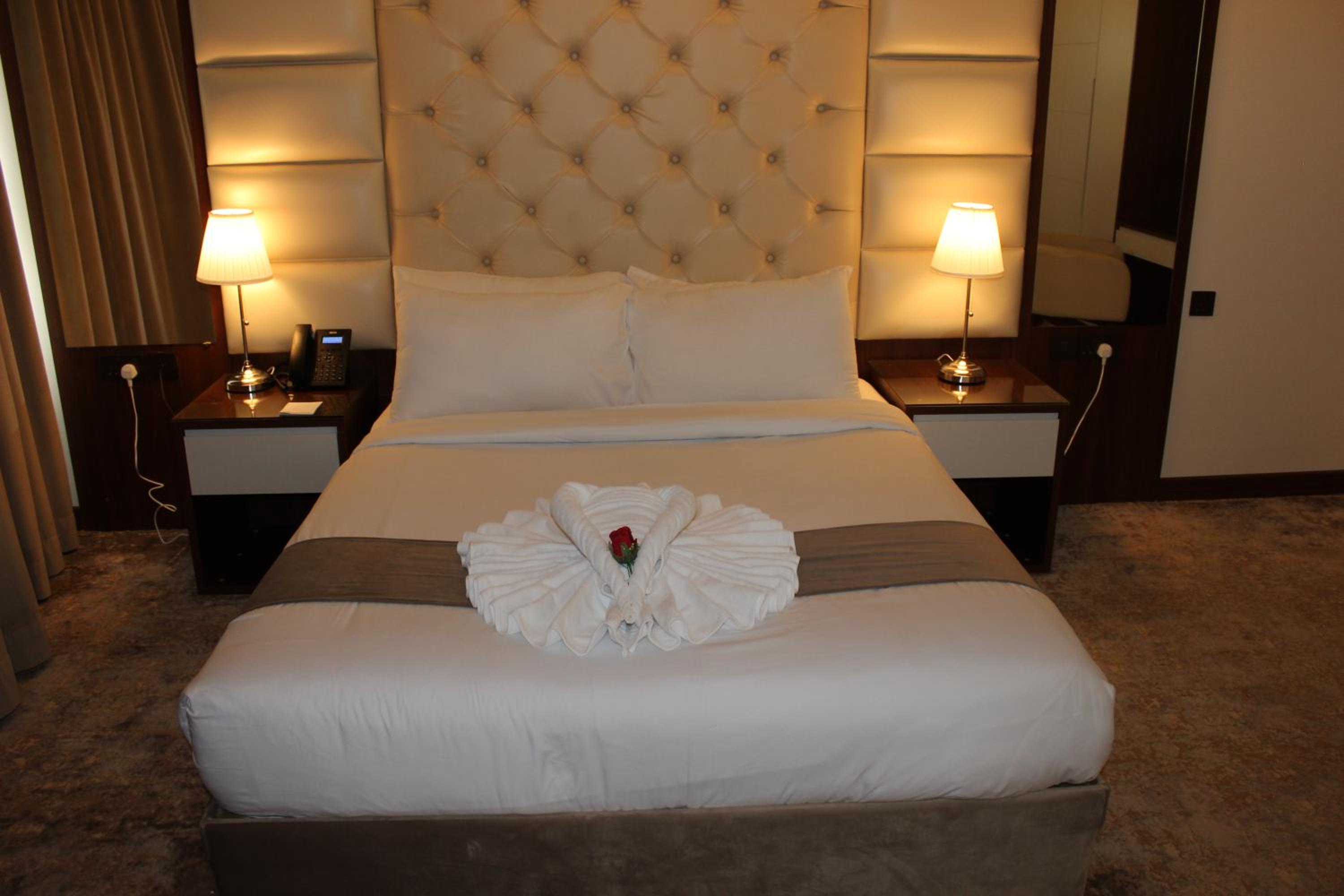 Executive Room - Photo 6