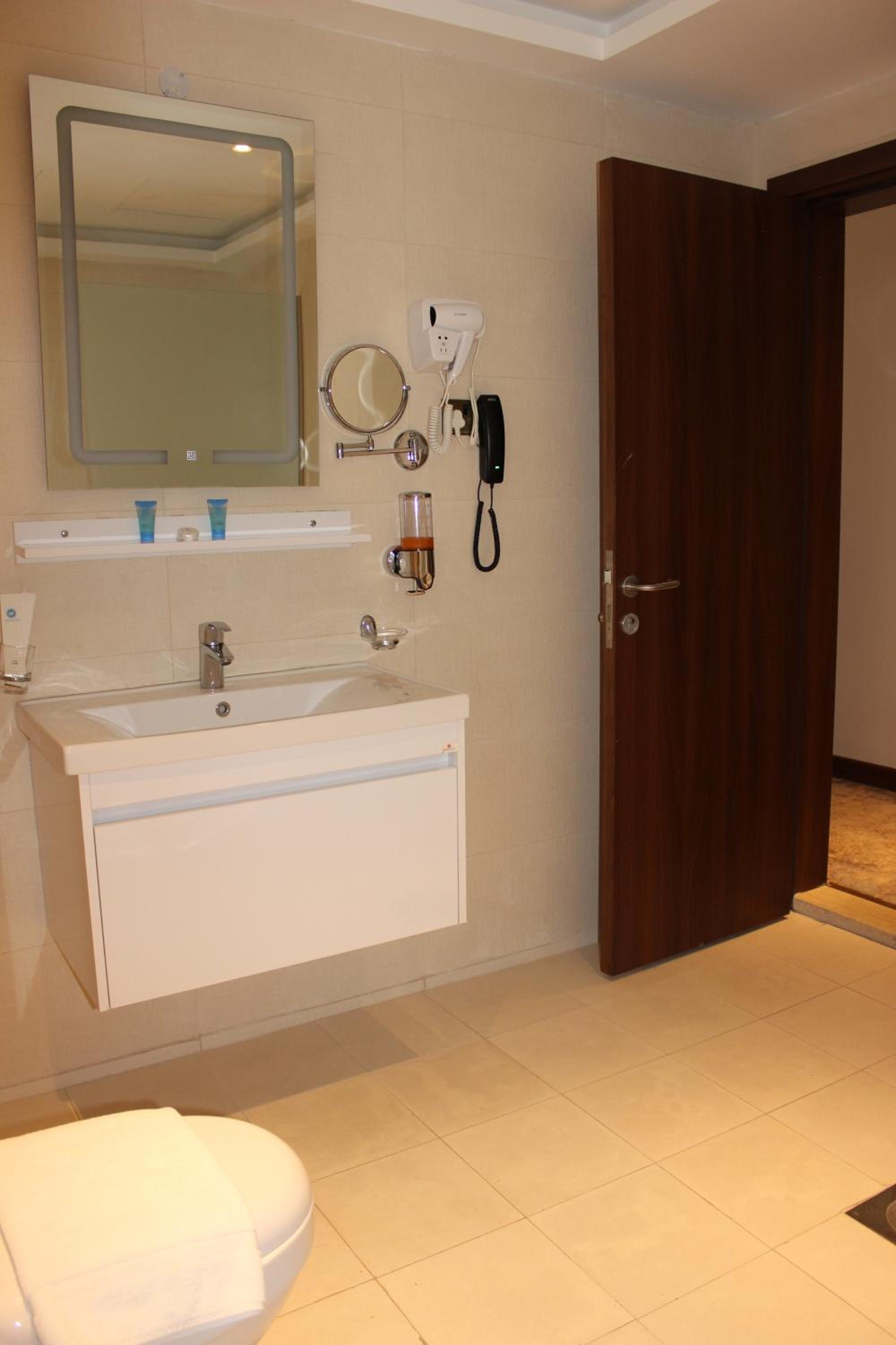 Deluxe Triple Room - Photo 4
