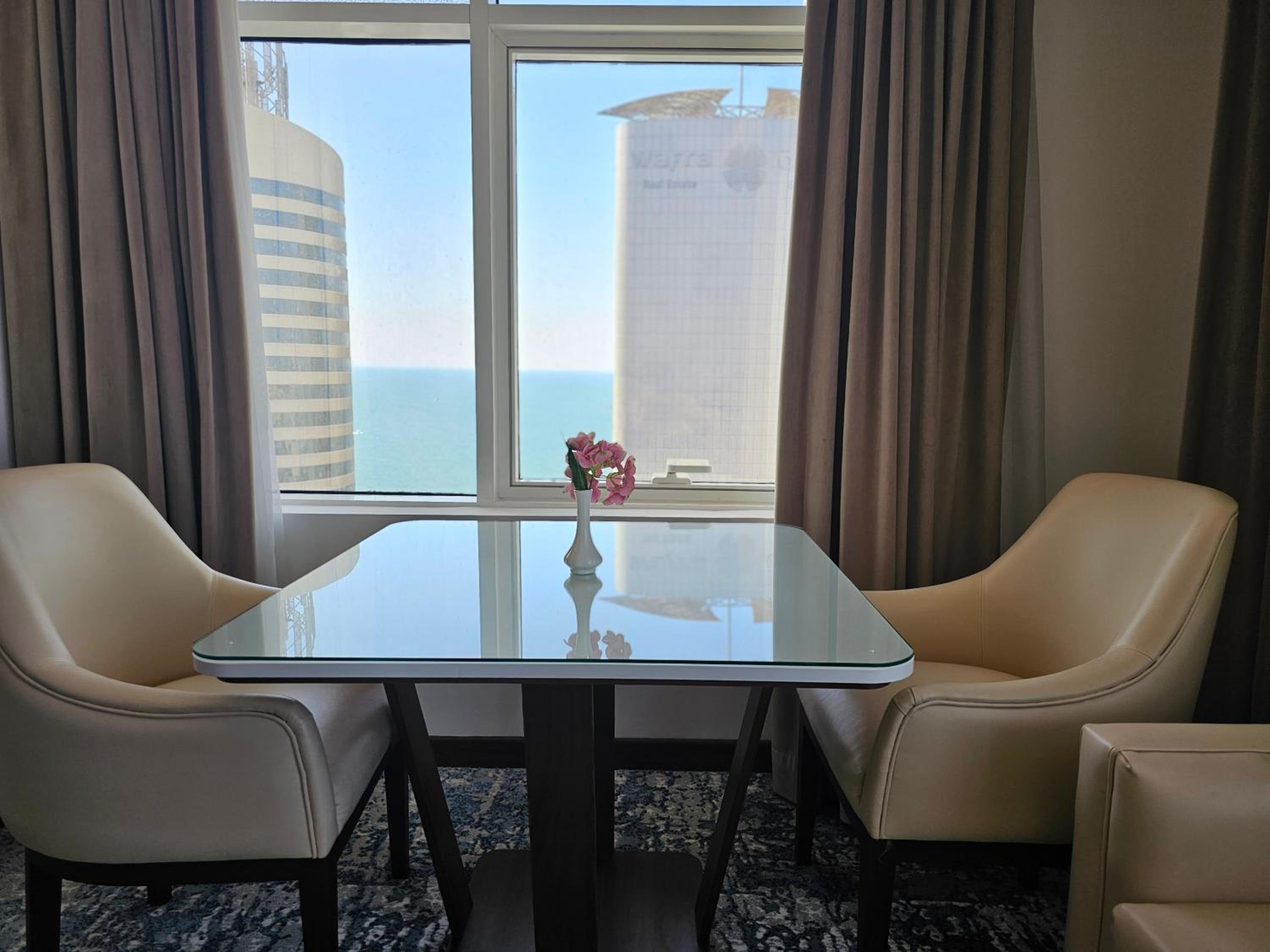 Executive Room - Photo 3