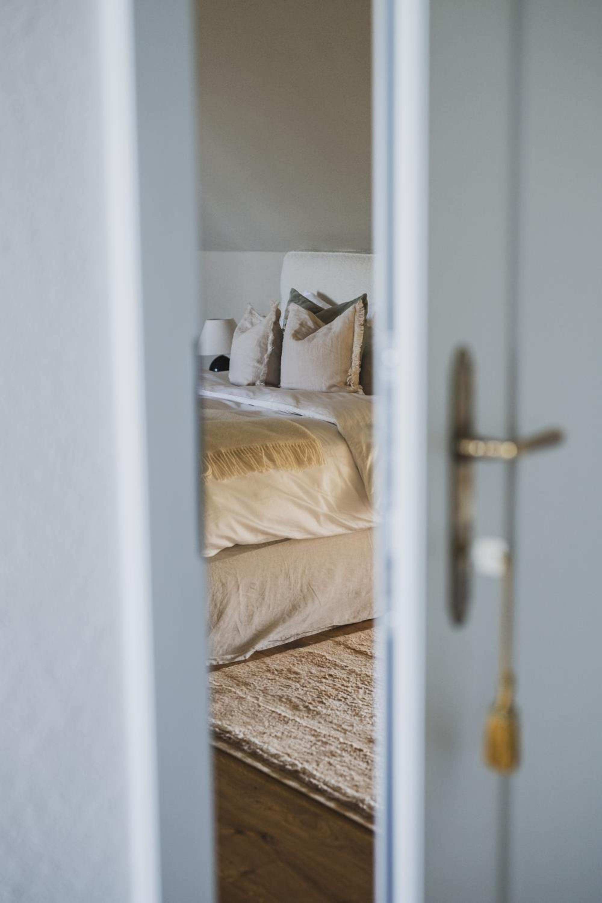 Deluxe Double Room with Bath photo 3