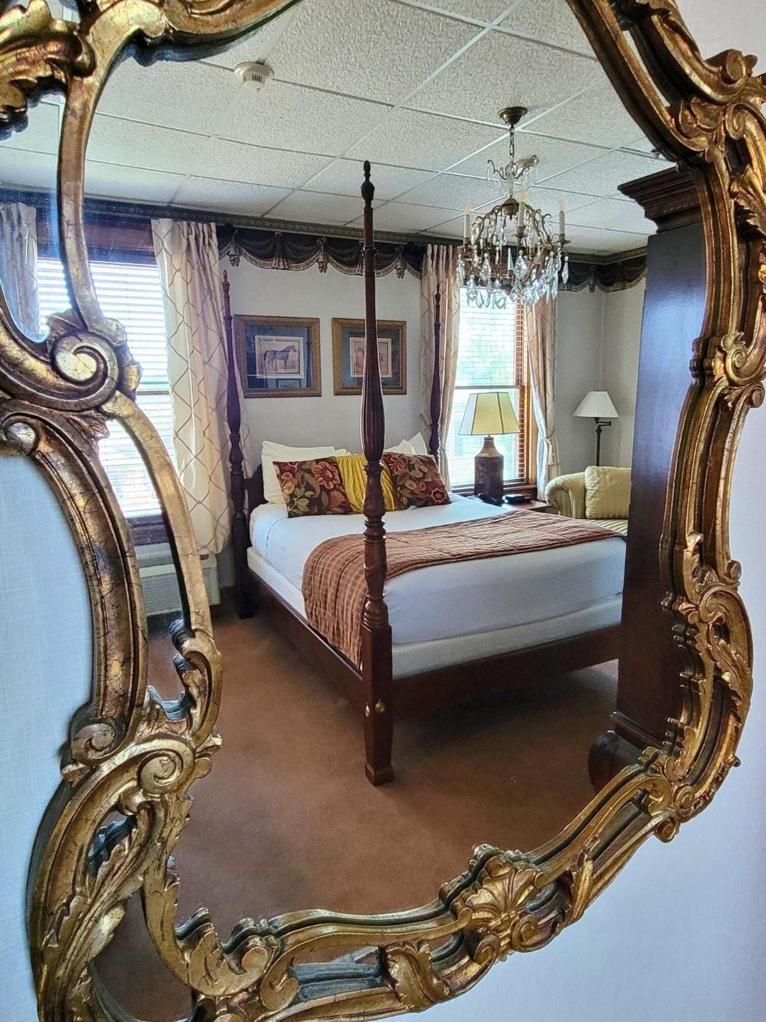 Queen Room photo 3