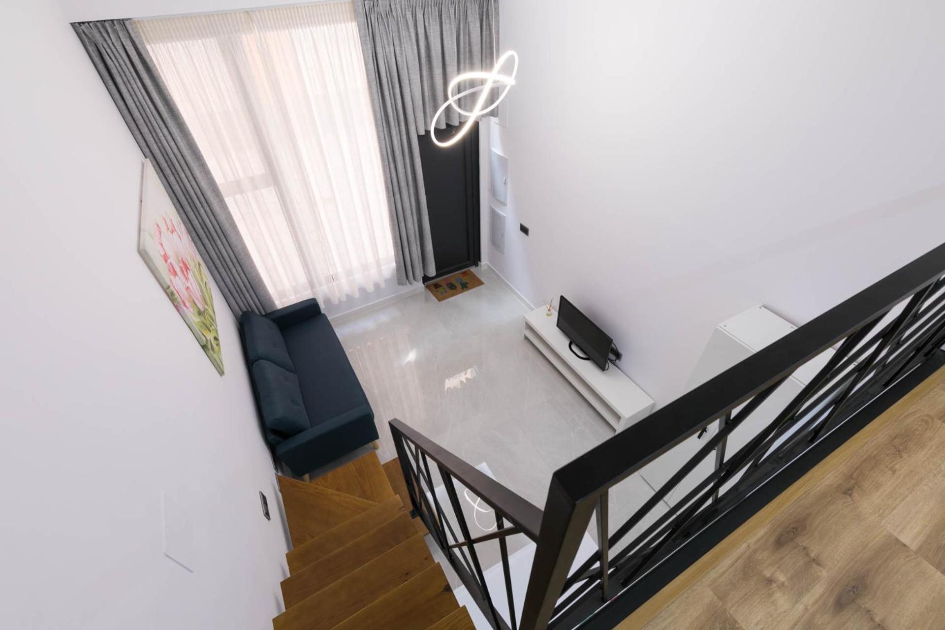 One-Bedroom Apartment photo 2