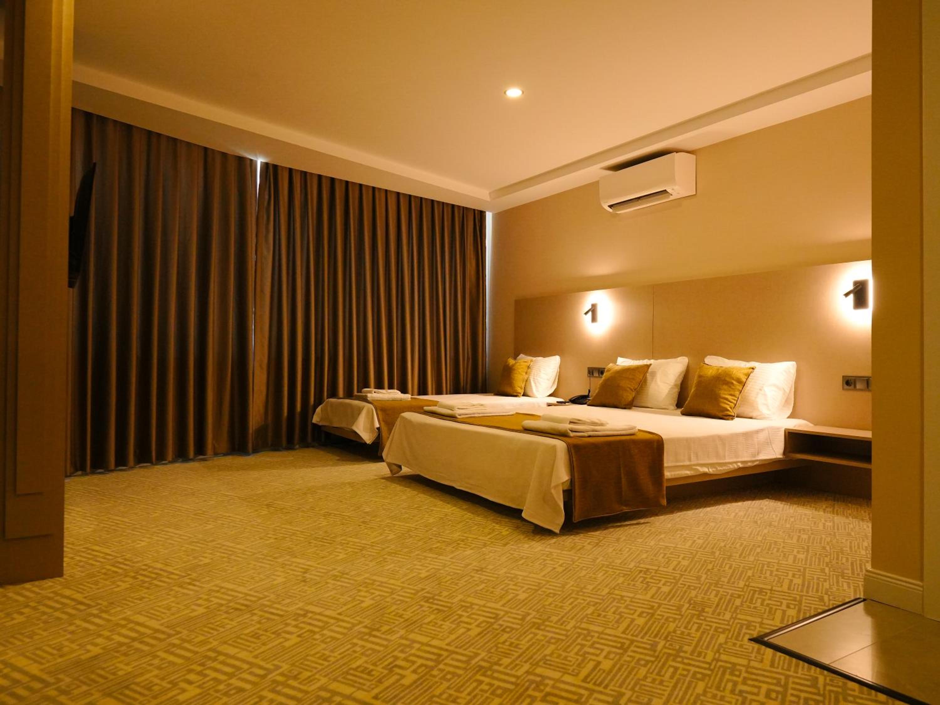 Luxury Triple Room