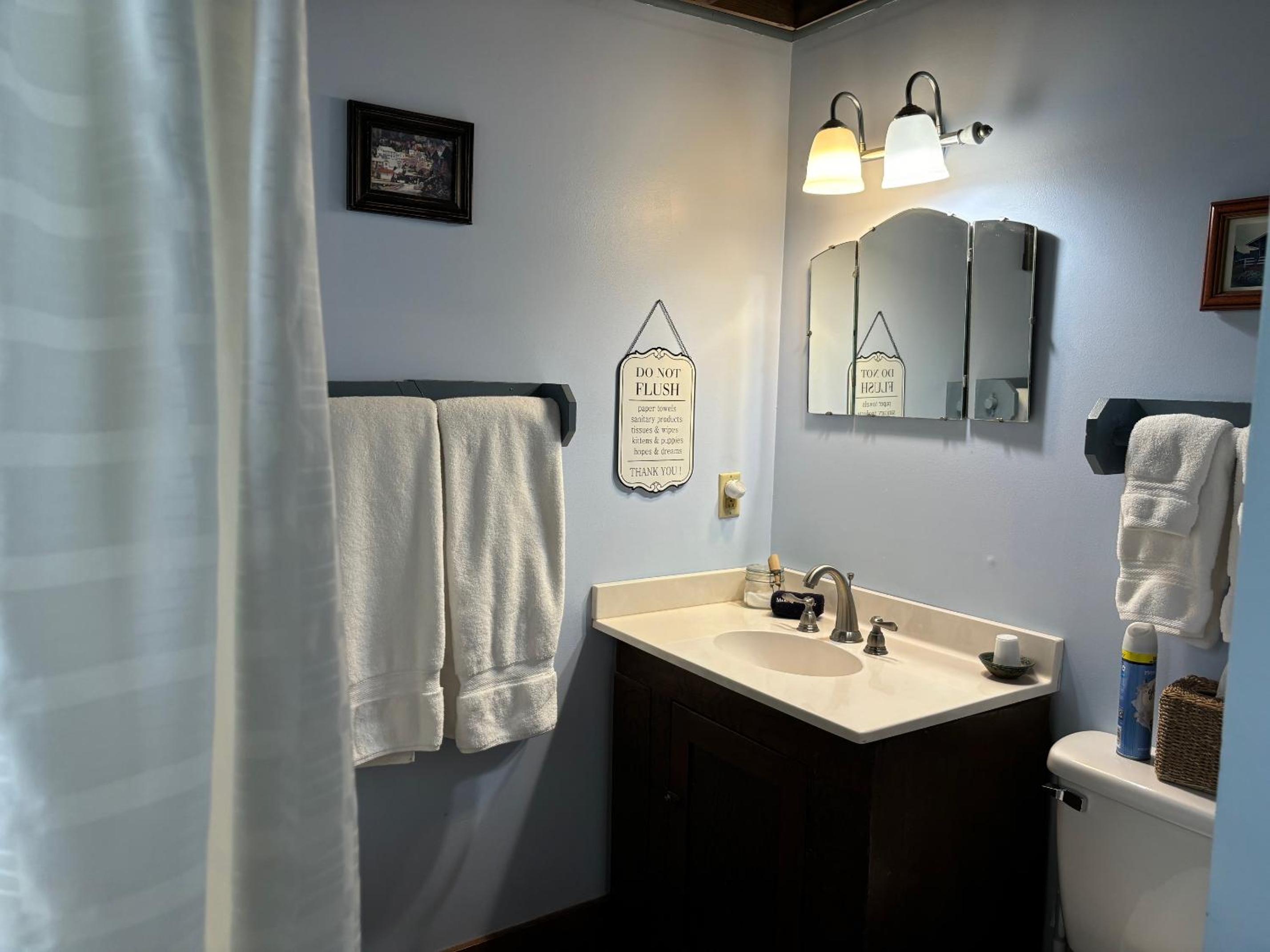 Standard Queen Room photo 2