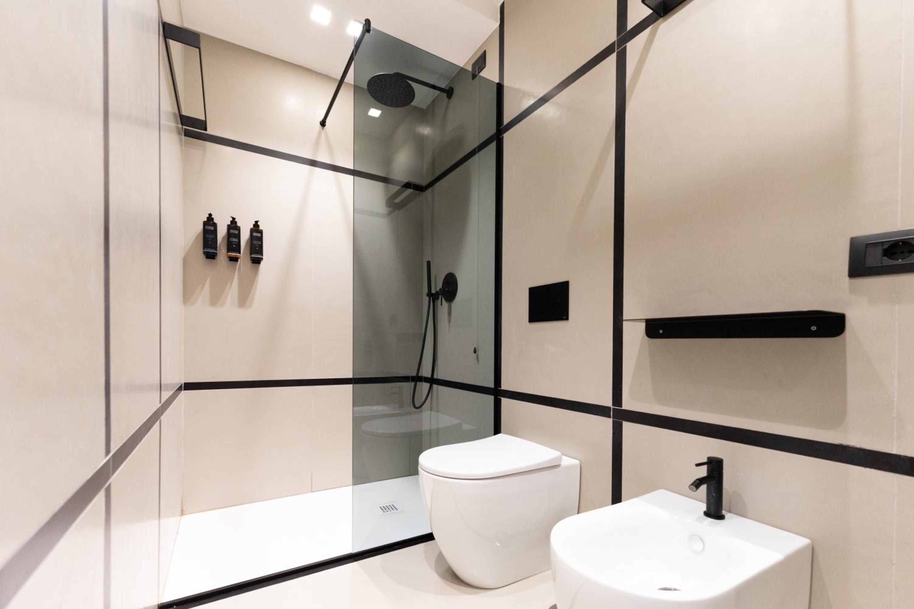 Executive Suite - Photo 26