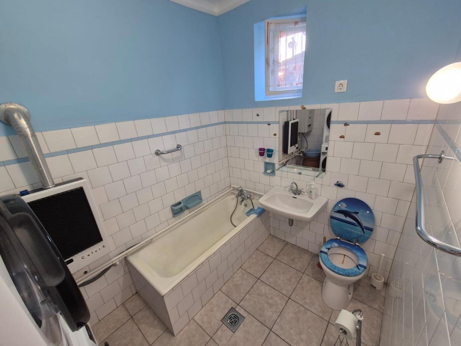 Two-Bedroom Apartment - Photo 22