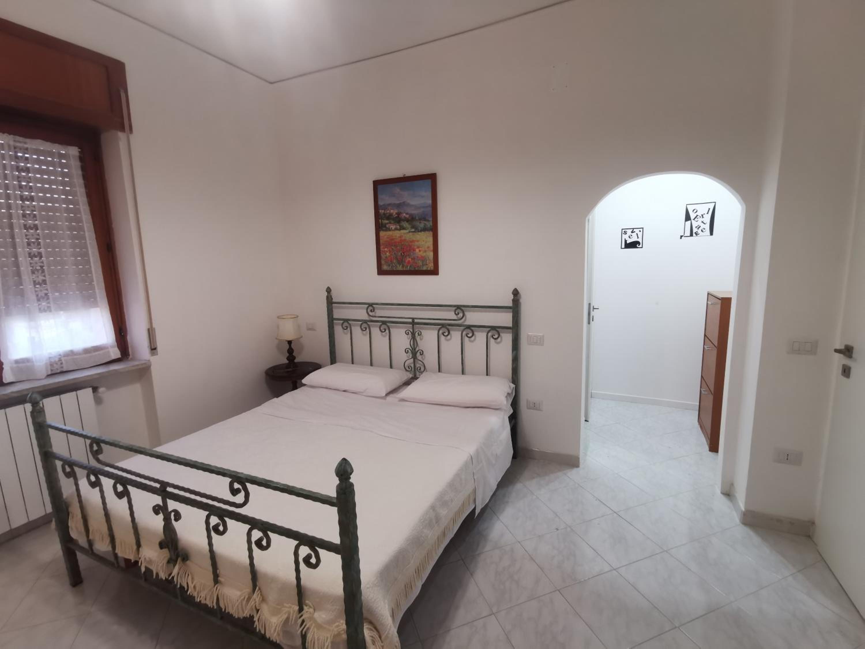 One-Bedroom Apartment With Balcony And Mountain View   photo 1