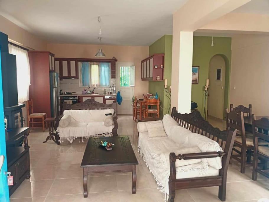 Three-Bedroom Villa photo 1