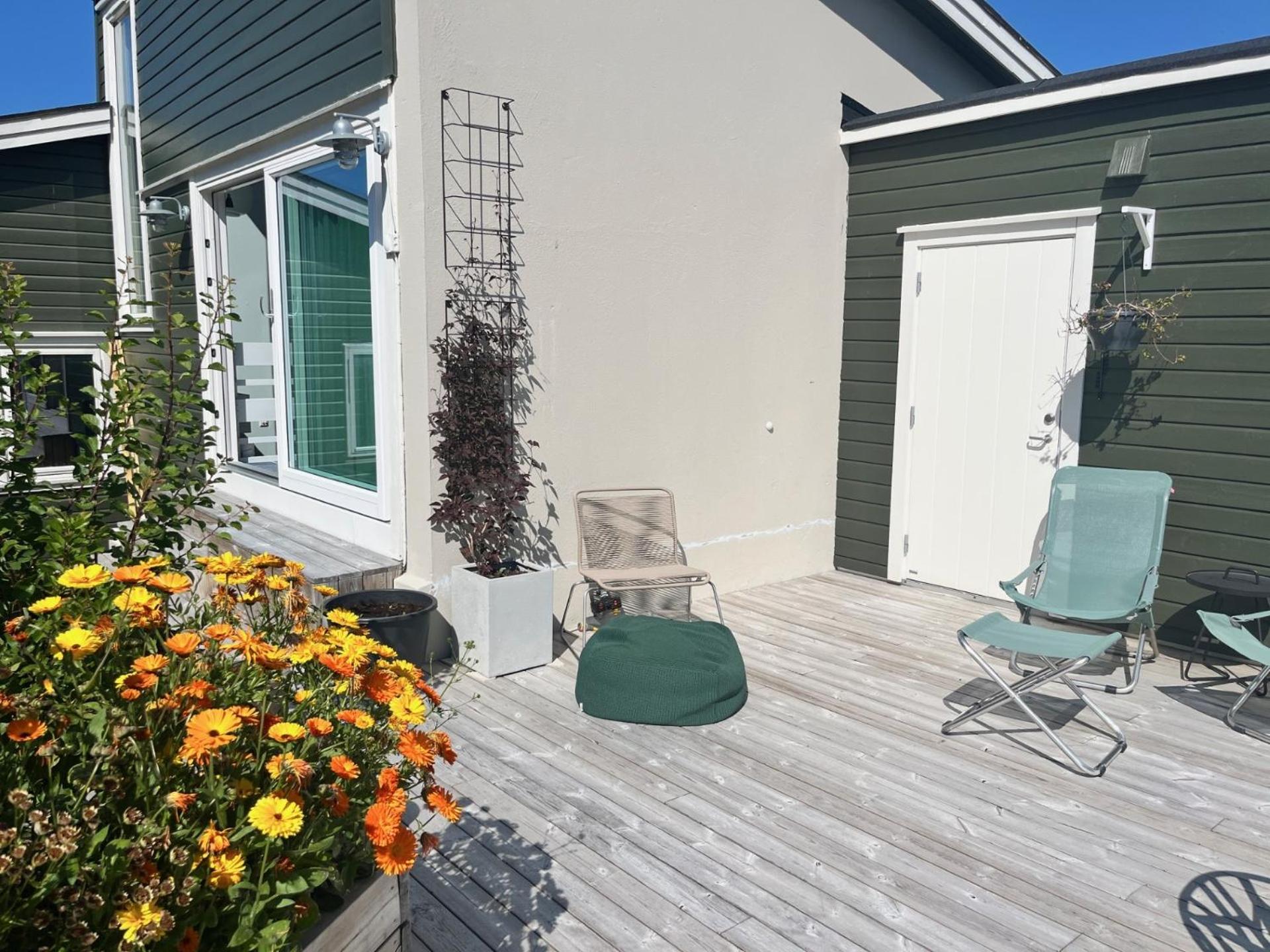 Three-Bedroom House photo 2