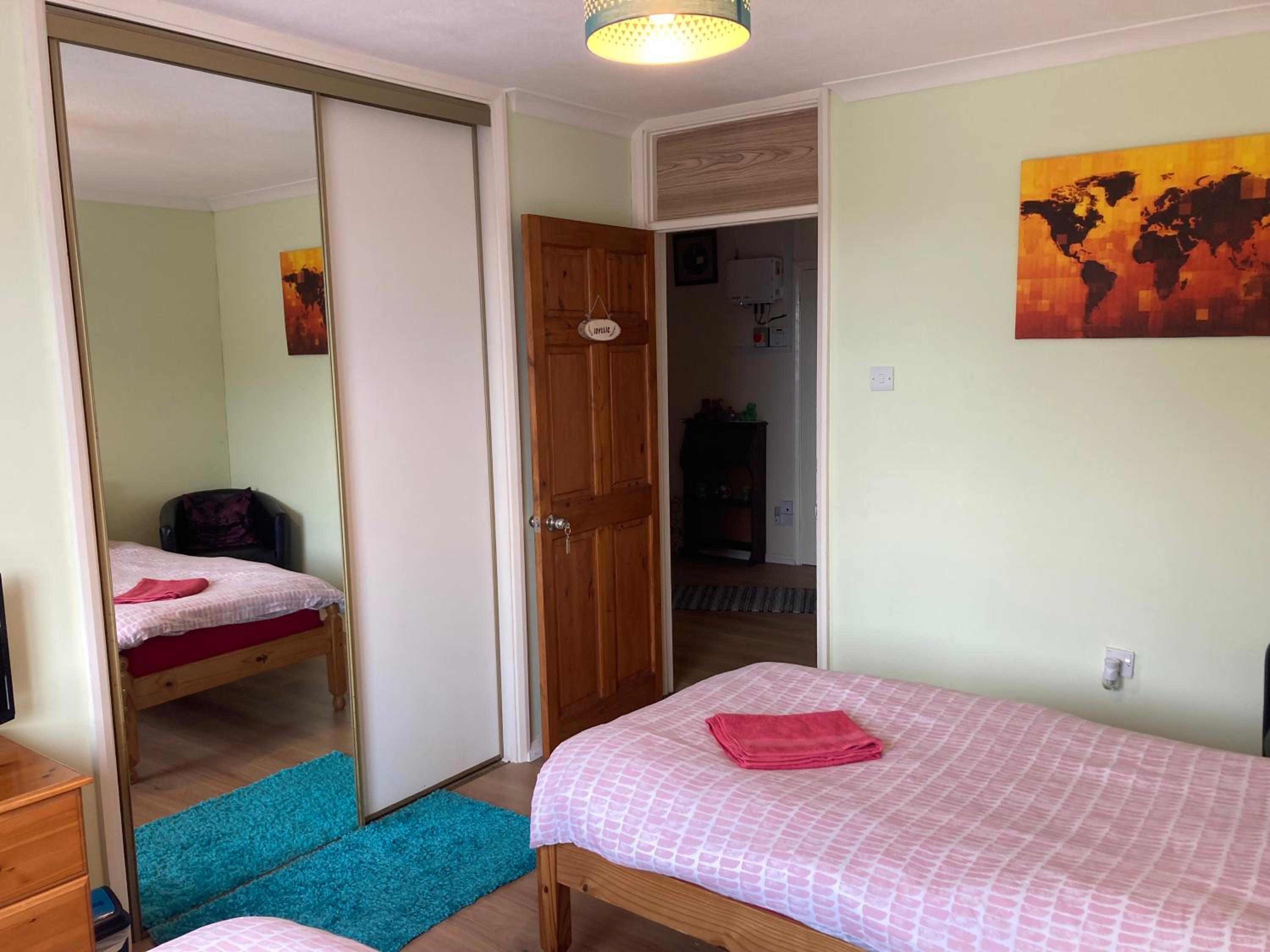 Twin Room - Photo 4