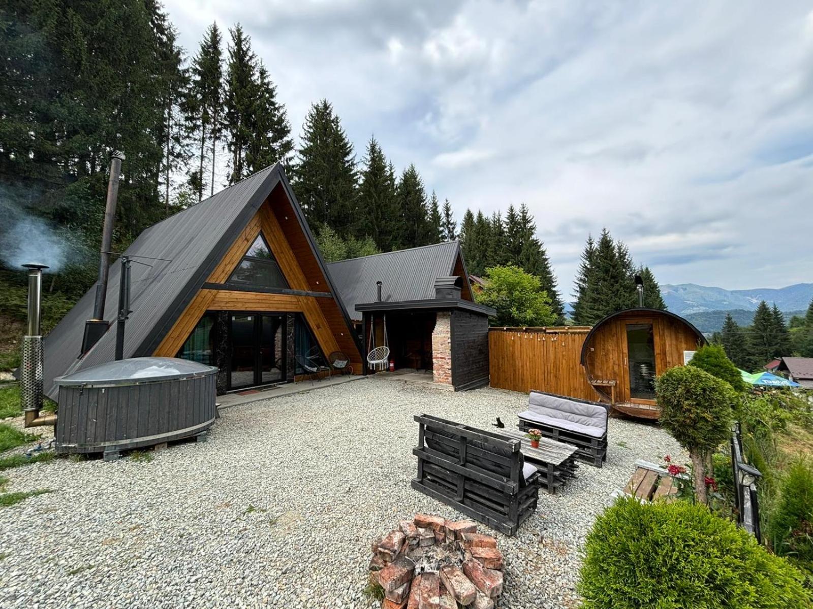 Three-Bedroom House photo 2