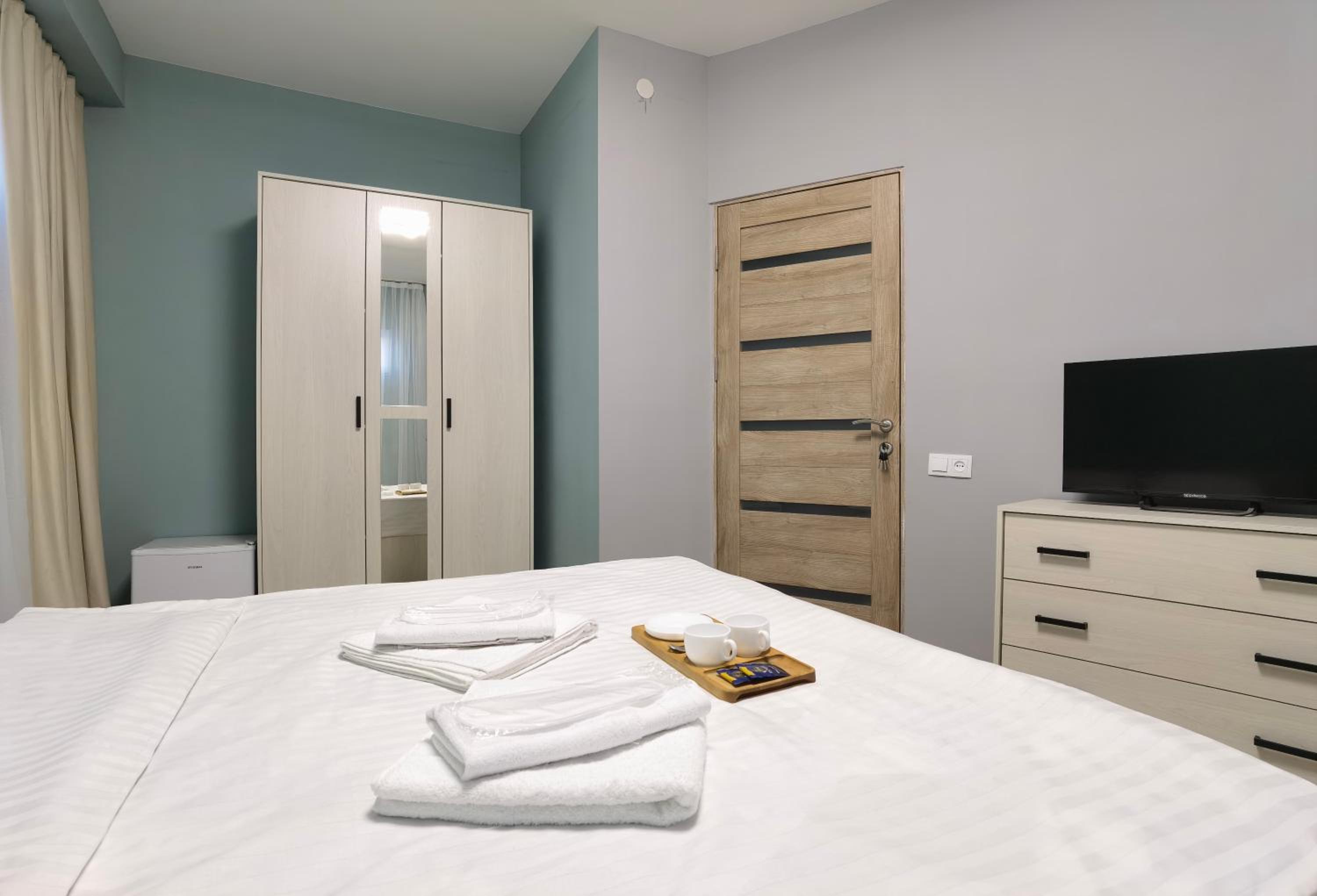 Double Room (1 Adult + 1 Child)