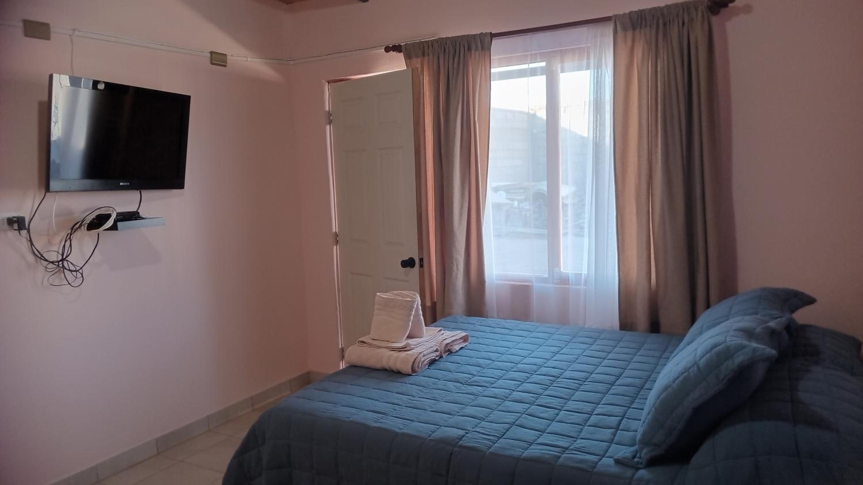 Queen Room photo 2