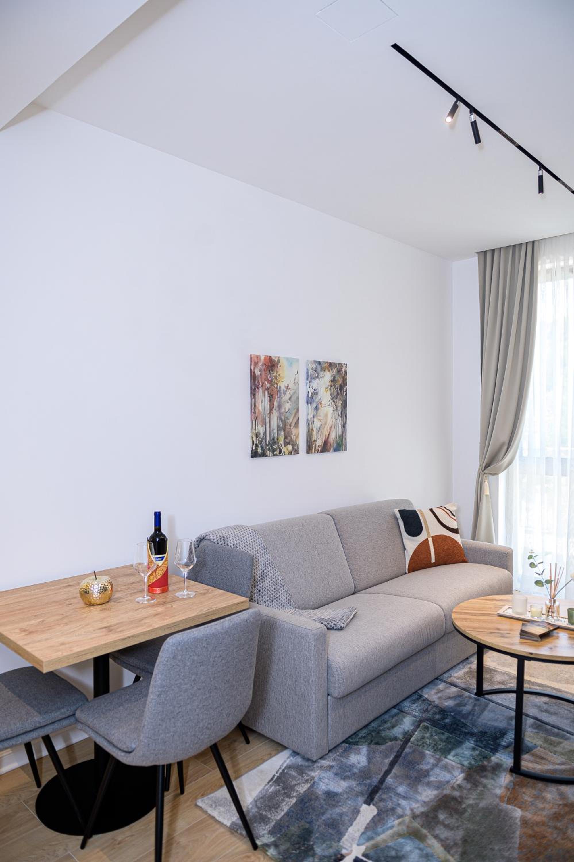 One-Bedroom Apartment With Garden View