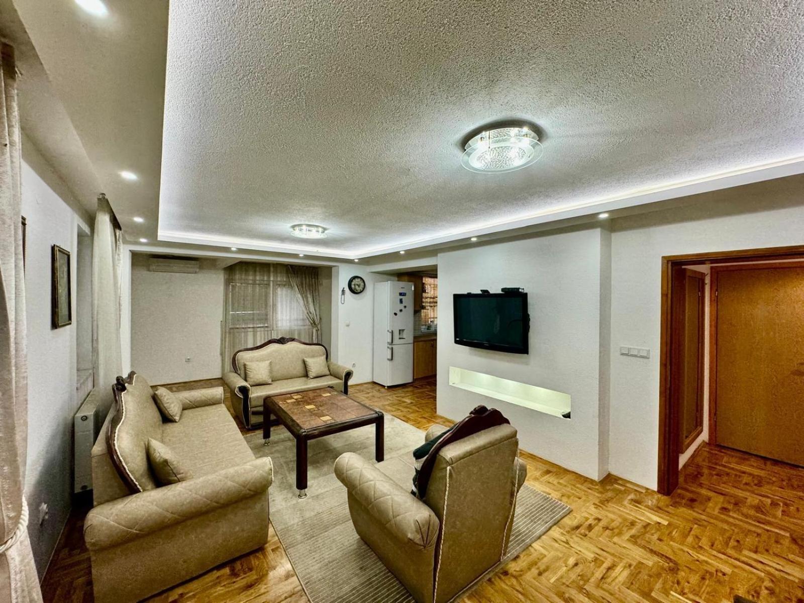 Villa photo 2