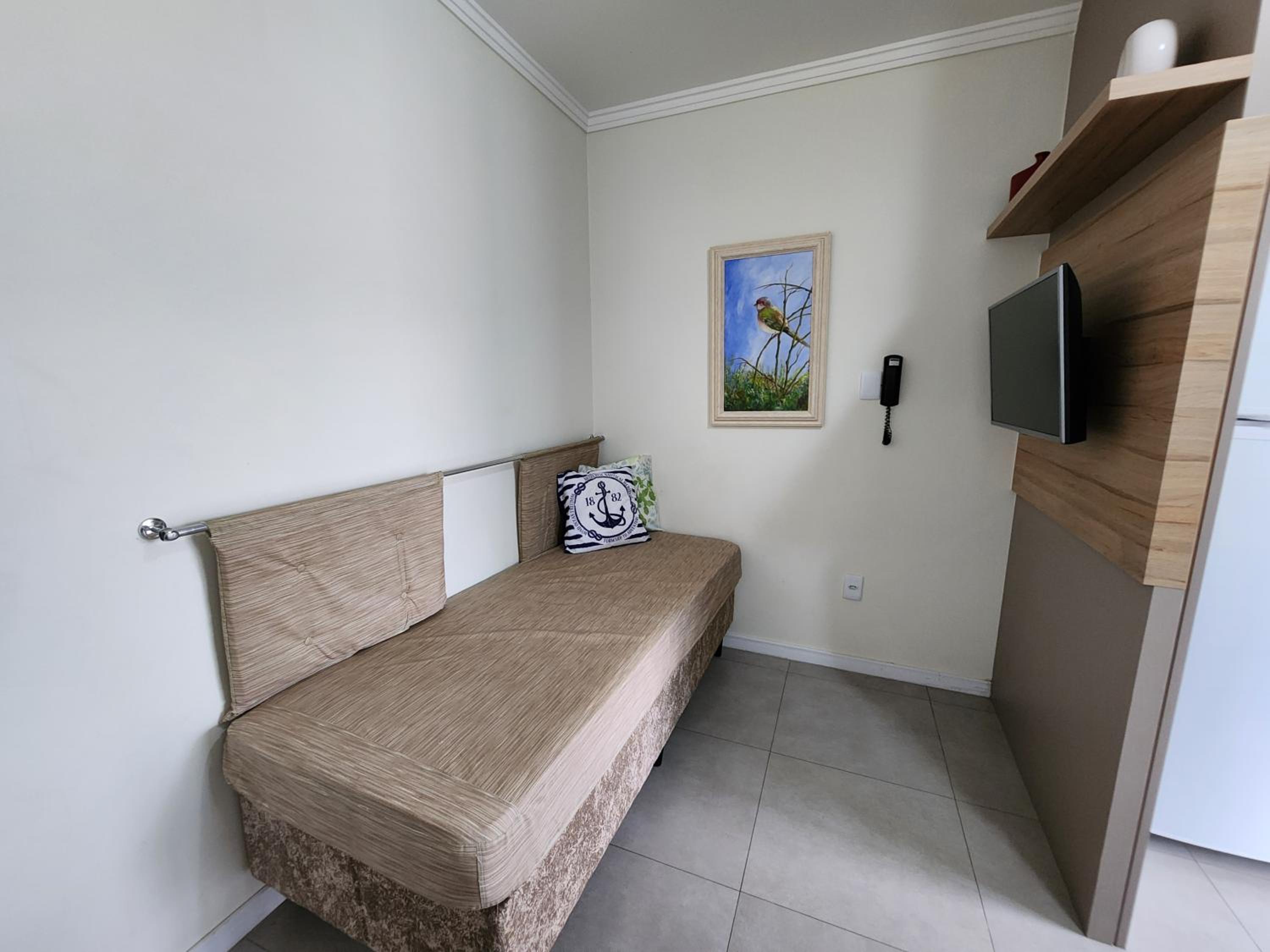 One-Bedroom Deluxe Suite with Sea View photo 2