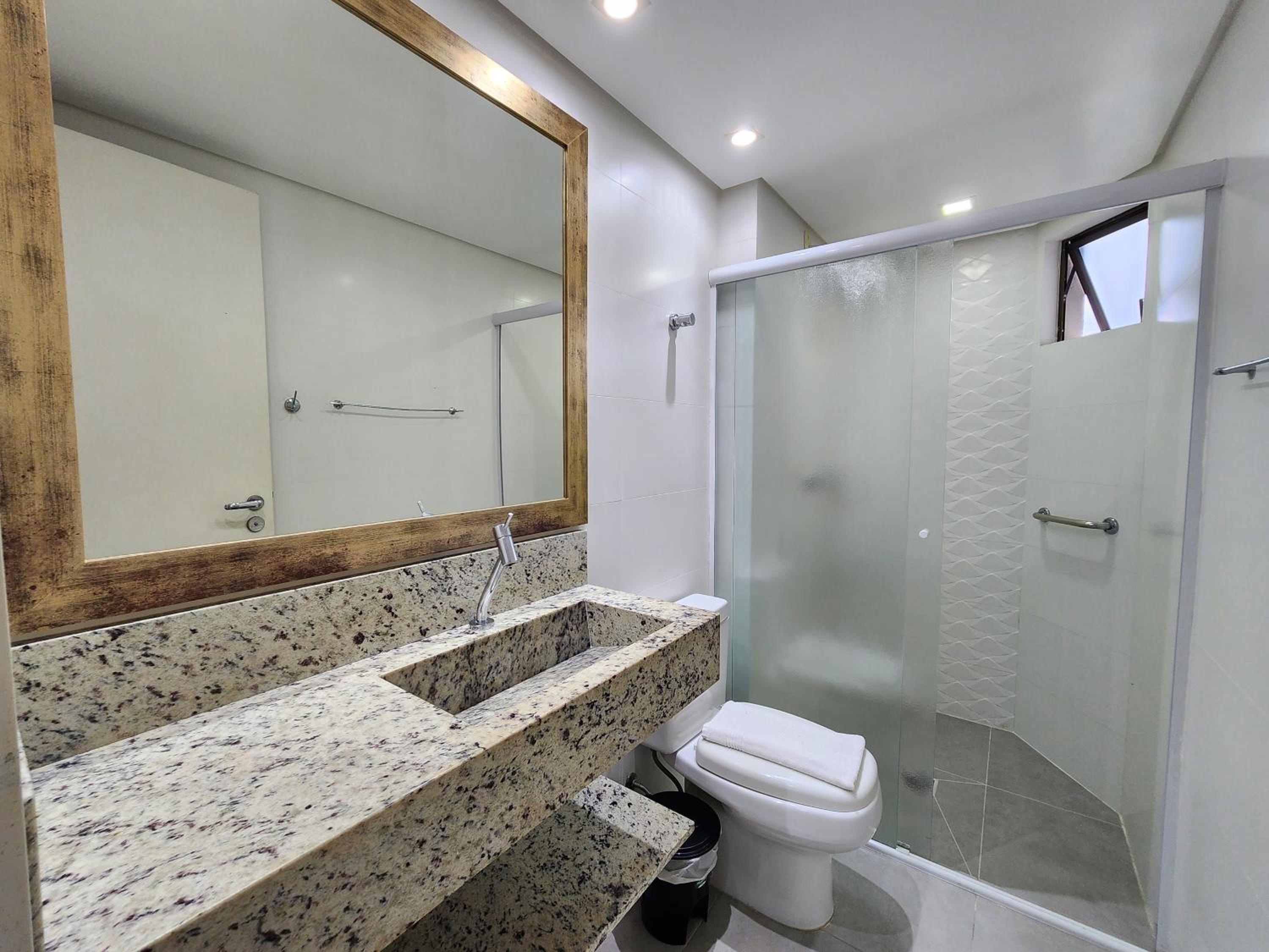One-Bedroom Deluxe Suite with Sea View photo 3
