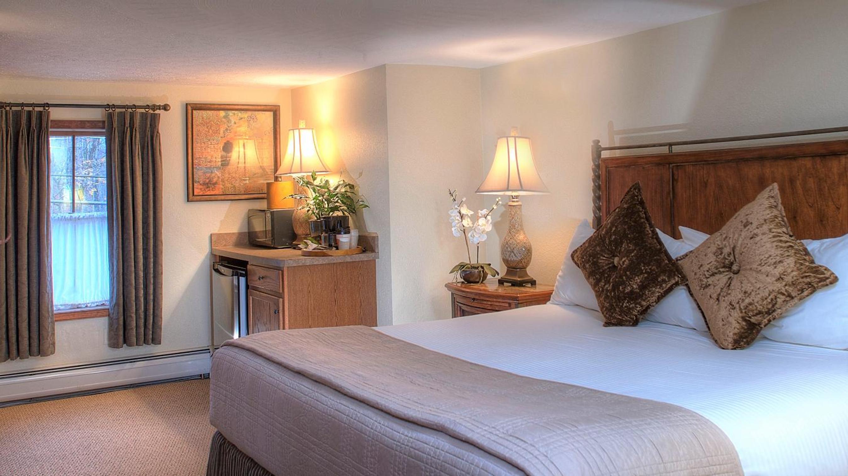 King Suite with Sofabed - Photo 8
