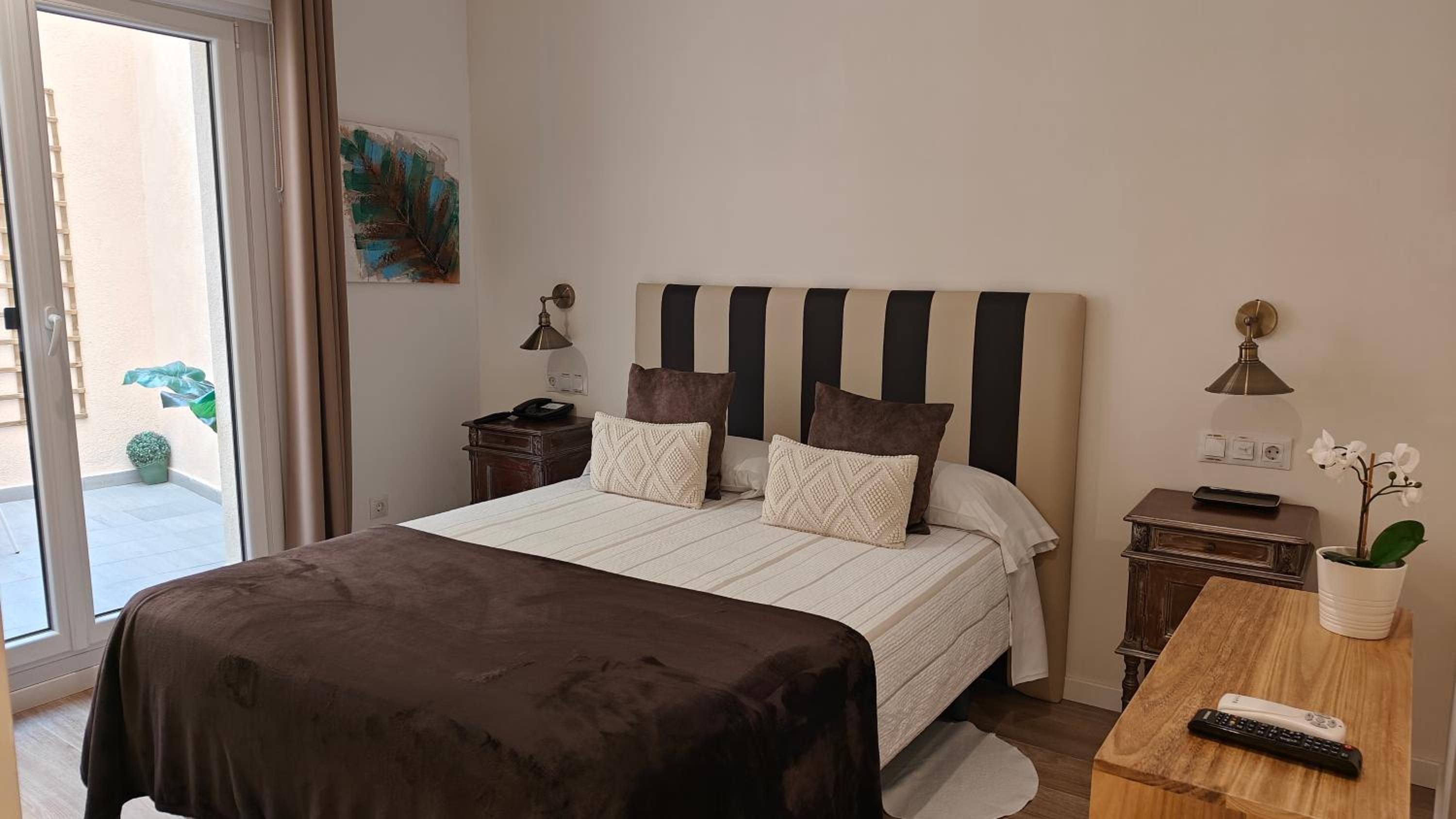 Habitación Doble Pequeña con Patio Interior