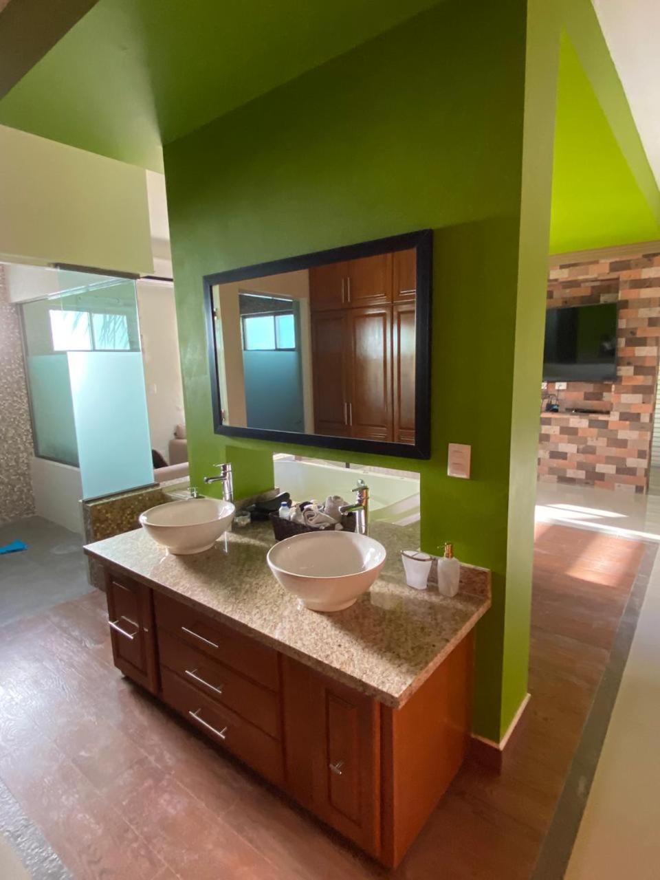 One-Bedroom House photo 2