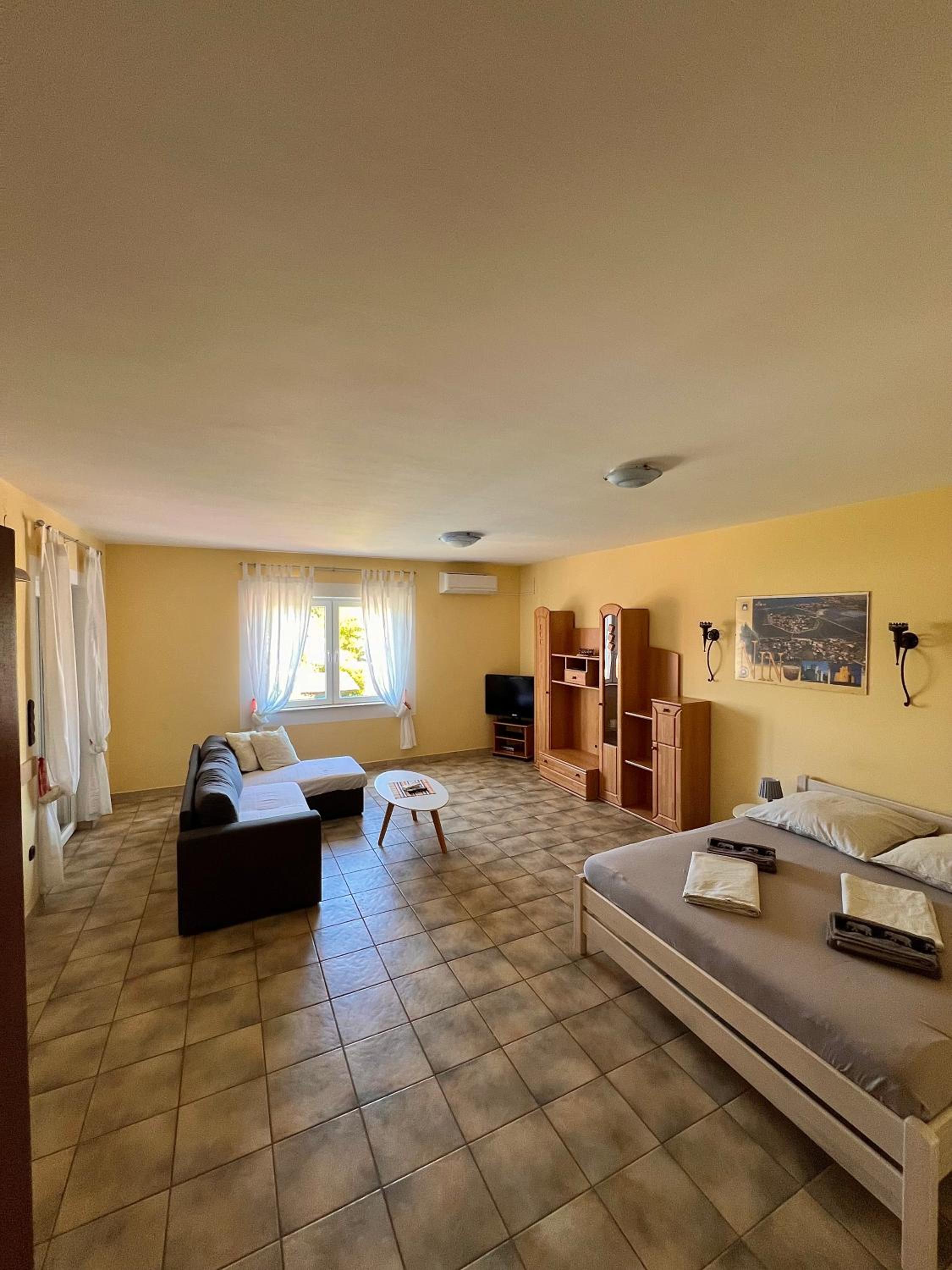Apartment with Garden View