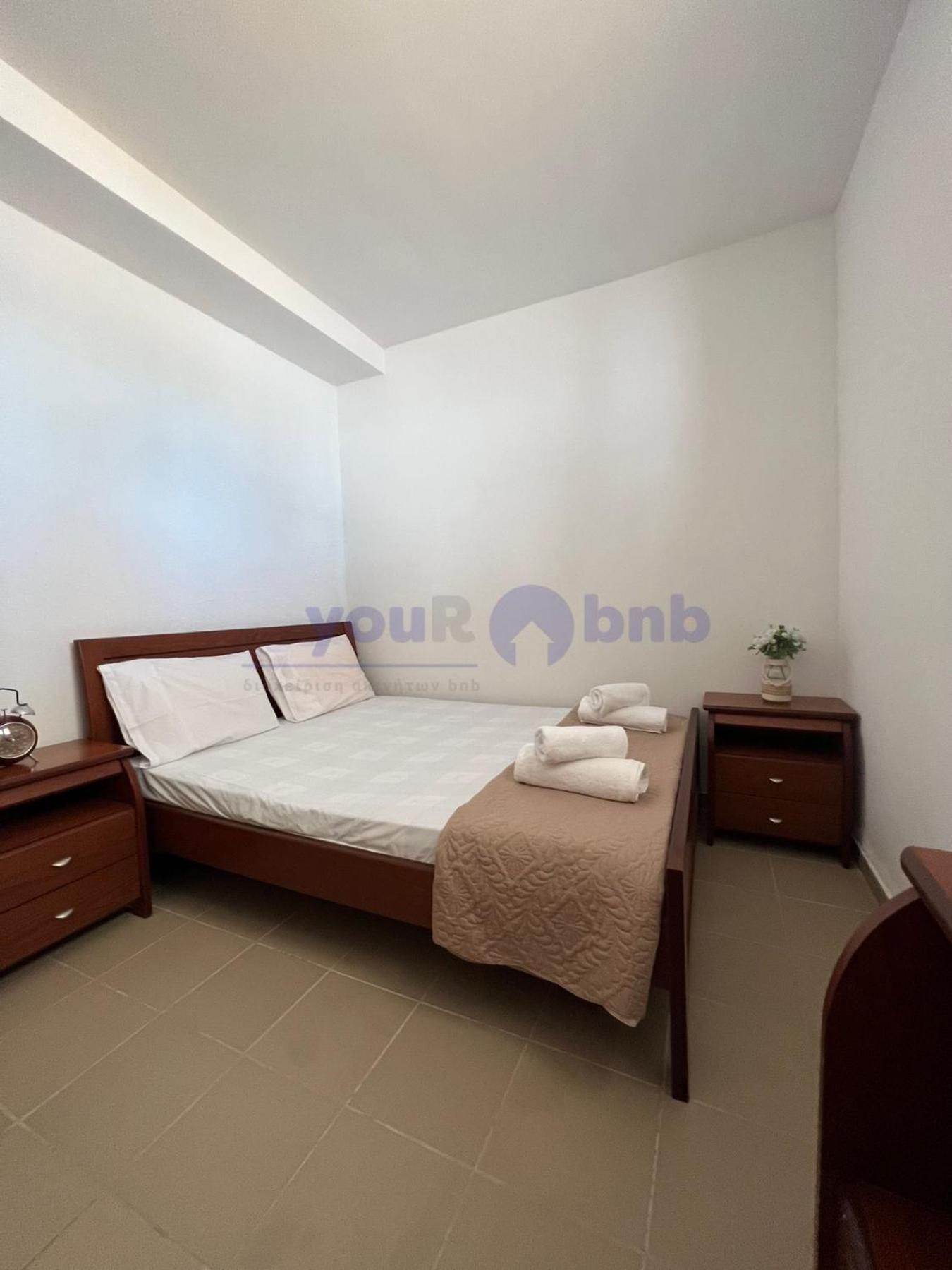 Three-Bedroom Apartment photo 2
