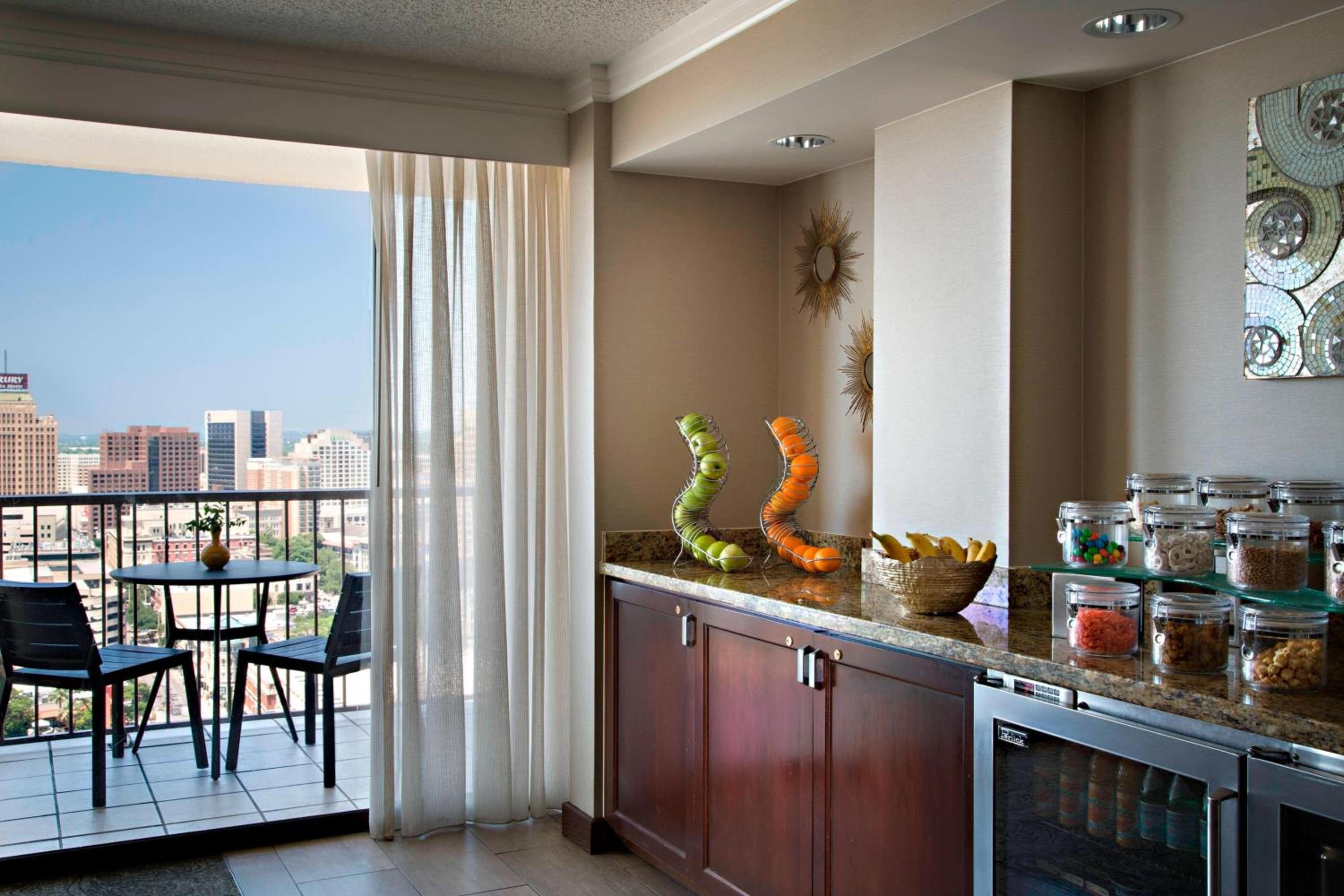 Double Room with 2 Double Beds - Concierge Level - Photo 2