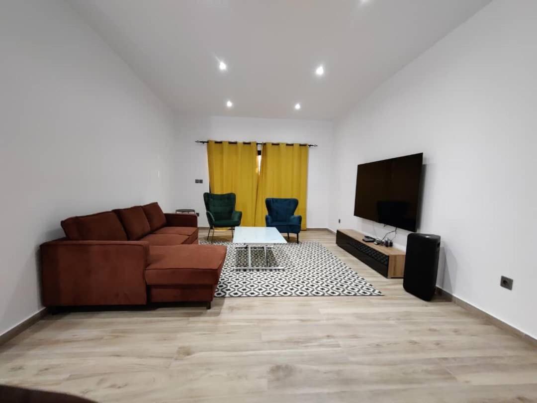 Villa photo 2