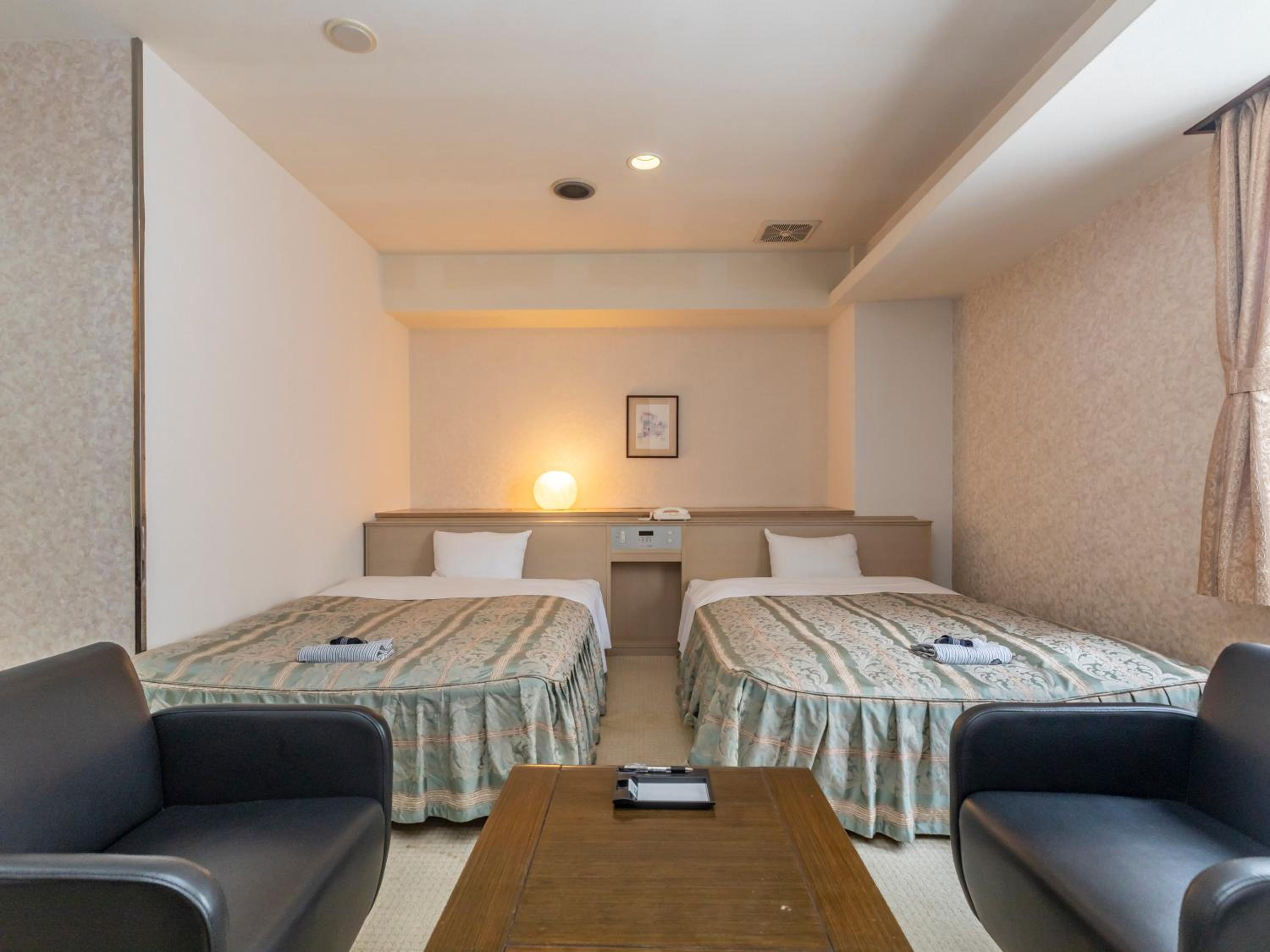 Deluxe Twin Room - Non-Smoking photo 1