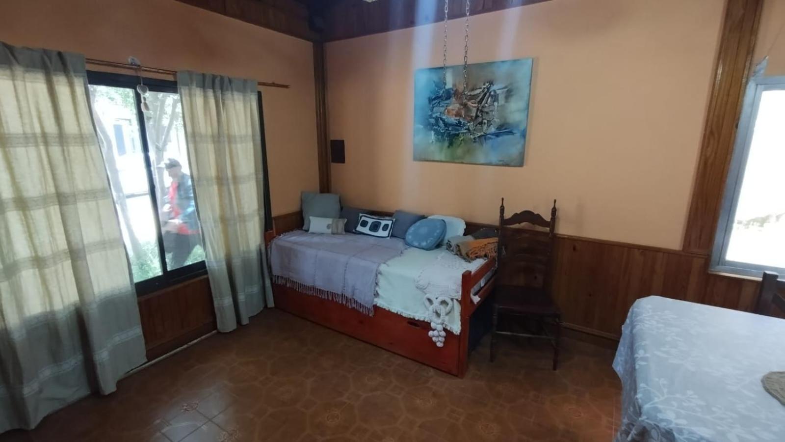 One-Bedroom House photo 1