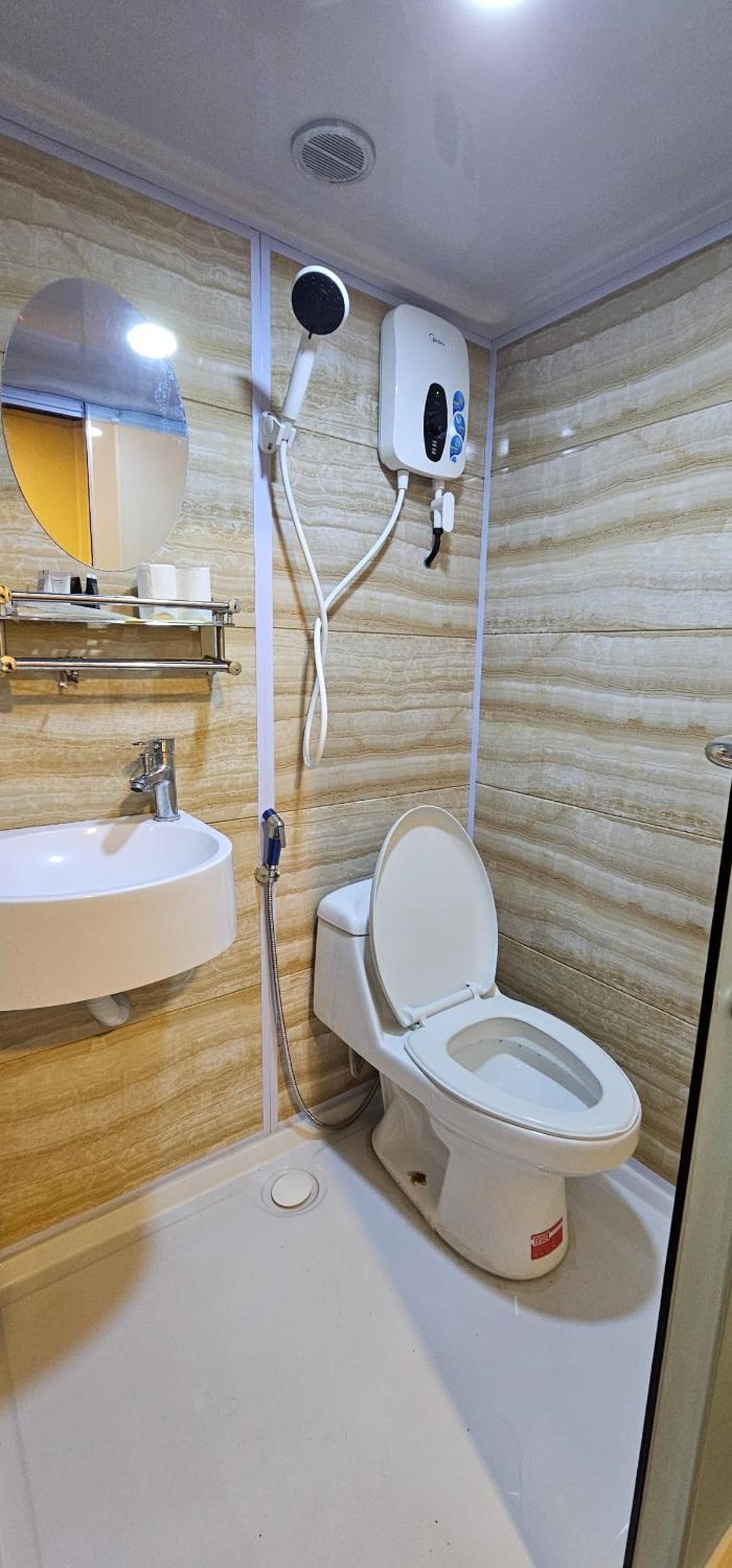 Budget Double Room - Photo 2