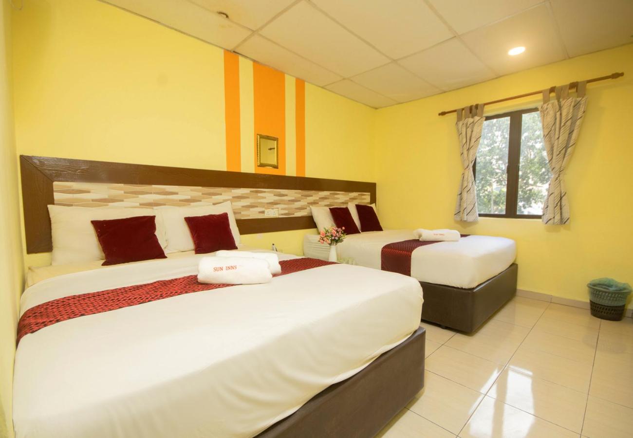 Deluxe Family Room