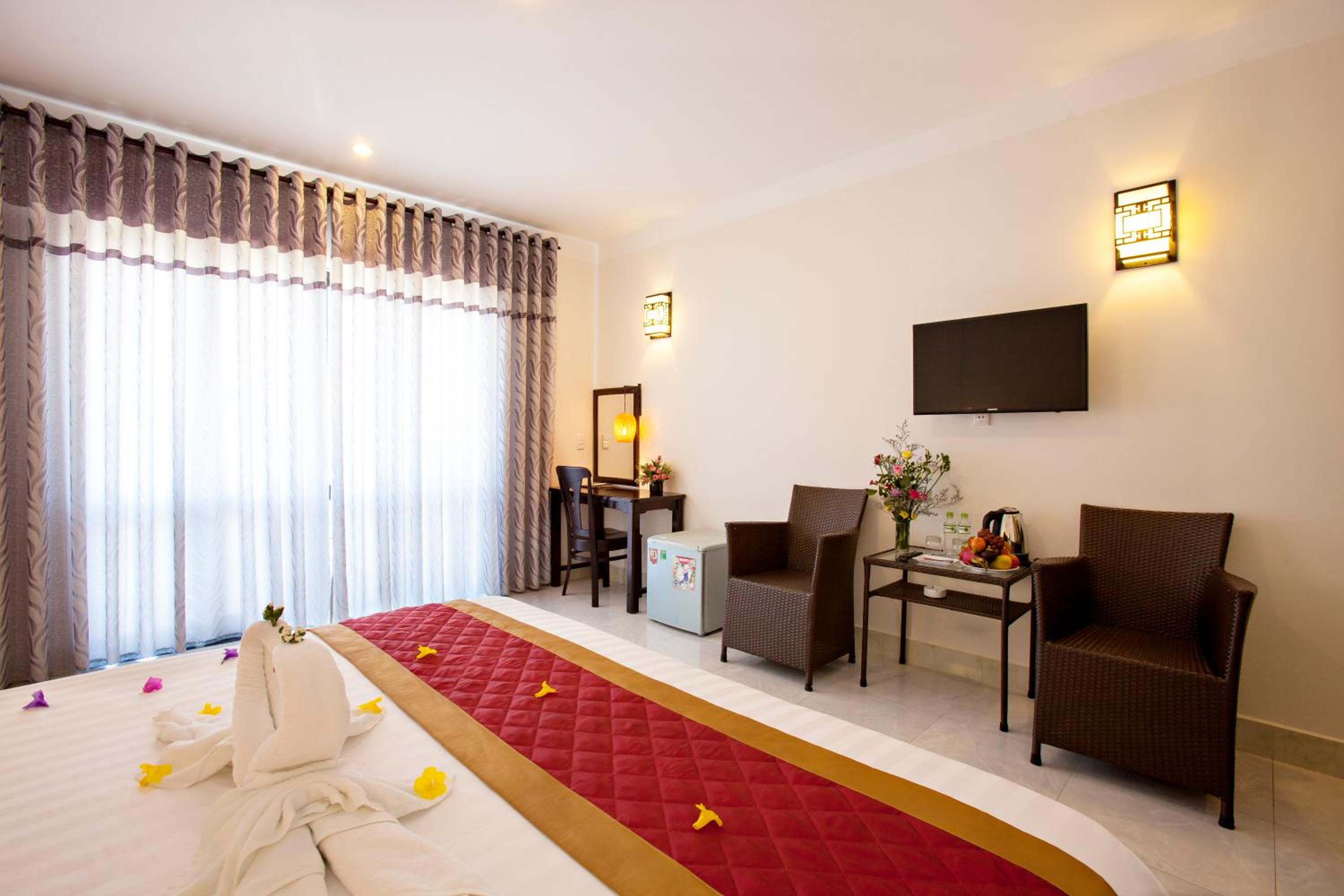Connecting Family Suite with Garden or Pool View photo 1