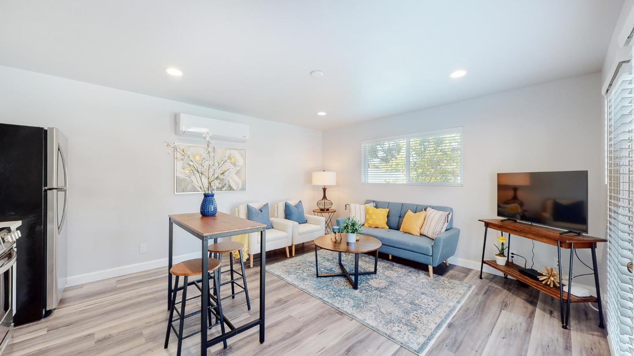 Four-Bedroom House photo 2