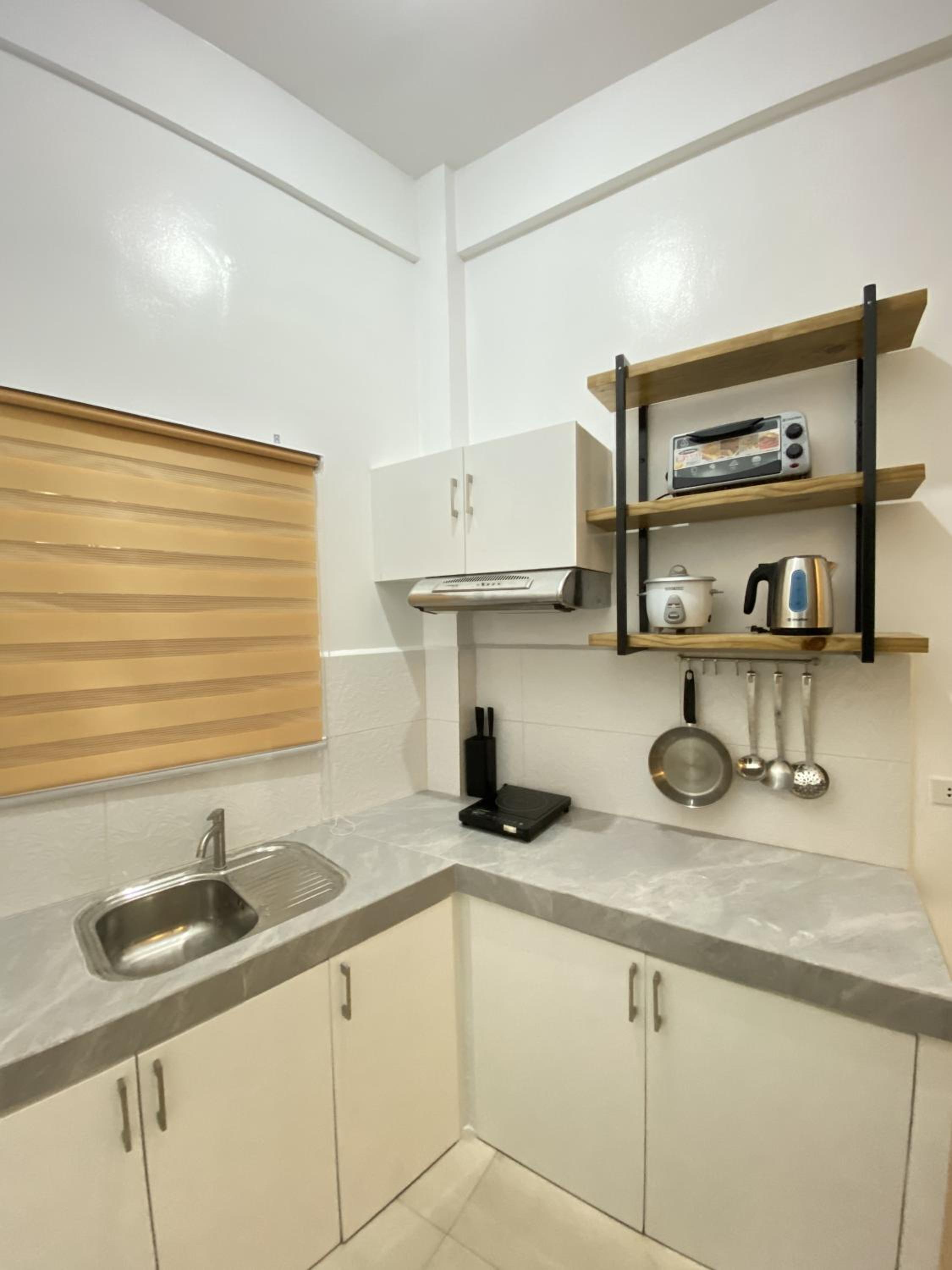 One-Bedroom Apartment photo 3